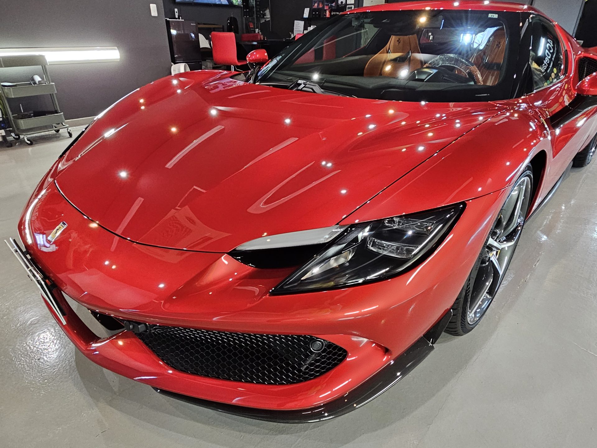 新車フェラーリ296GTB ロッソイモラ 4Cプレミアムガラス 新車フェラーリ296GTB ロッソイモラ 4Cプレミアムガラス