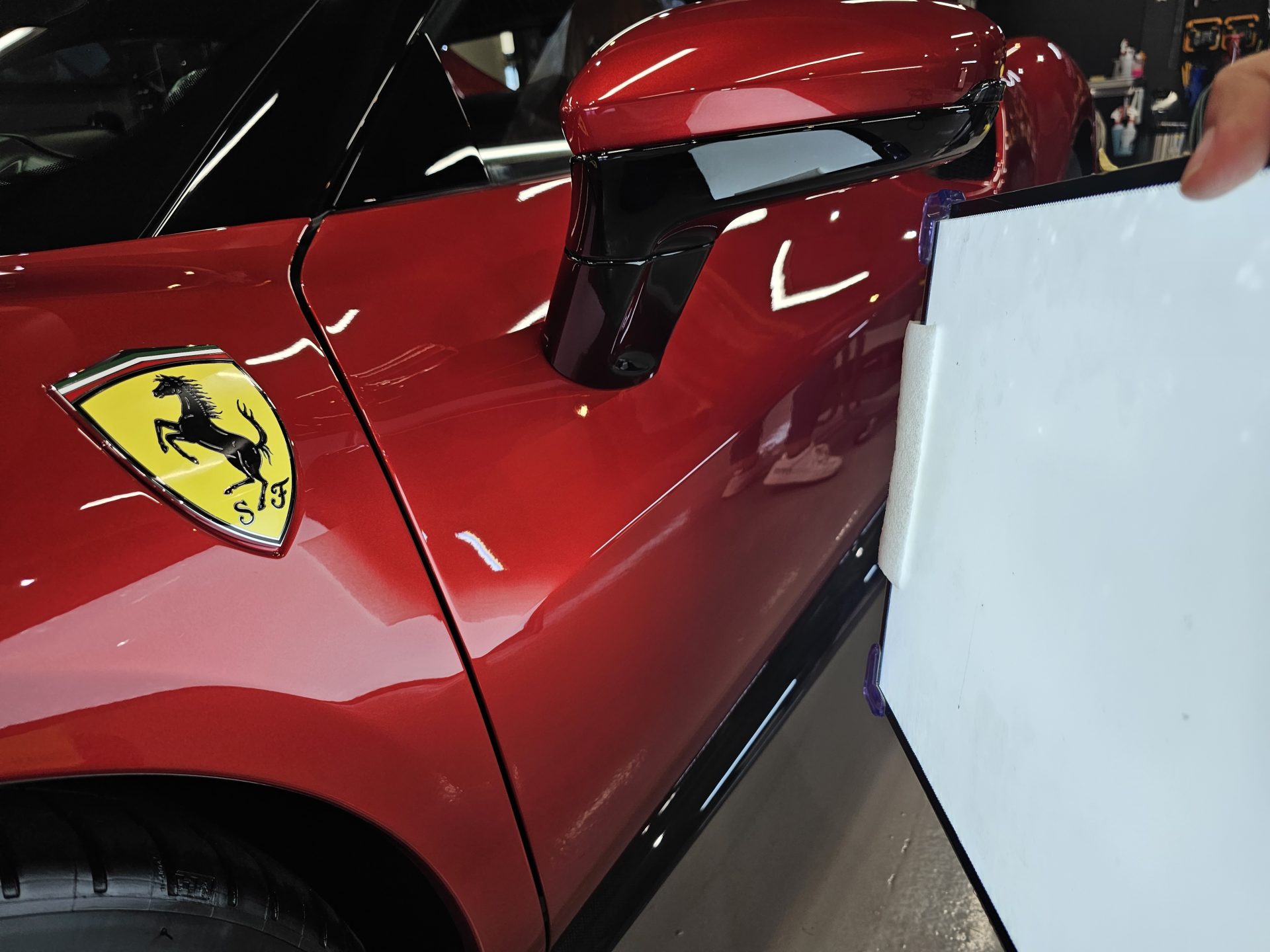 新車フェラーリ296GTB ロッソイモラ 4Cプレミアムガラス