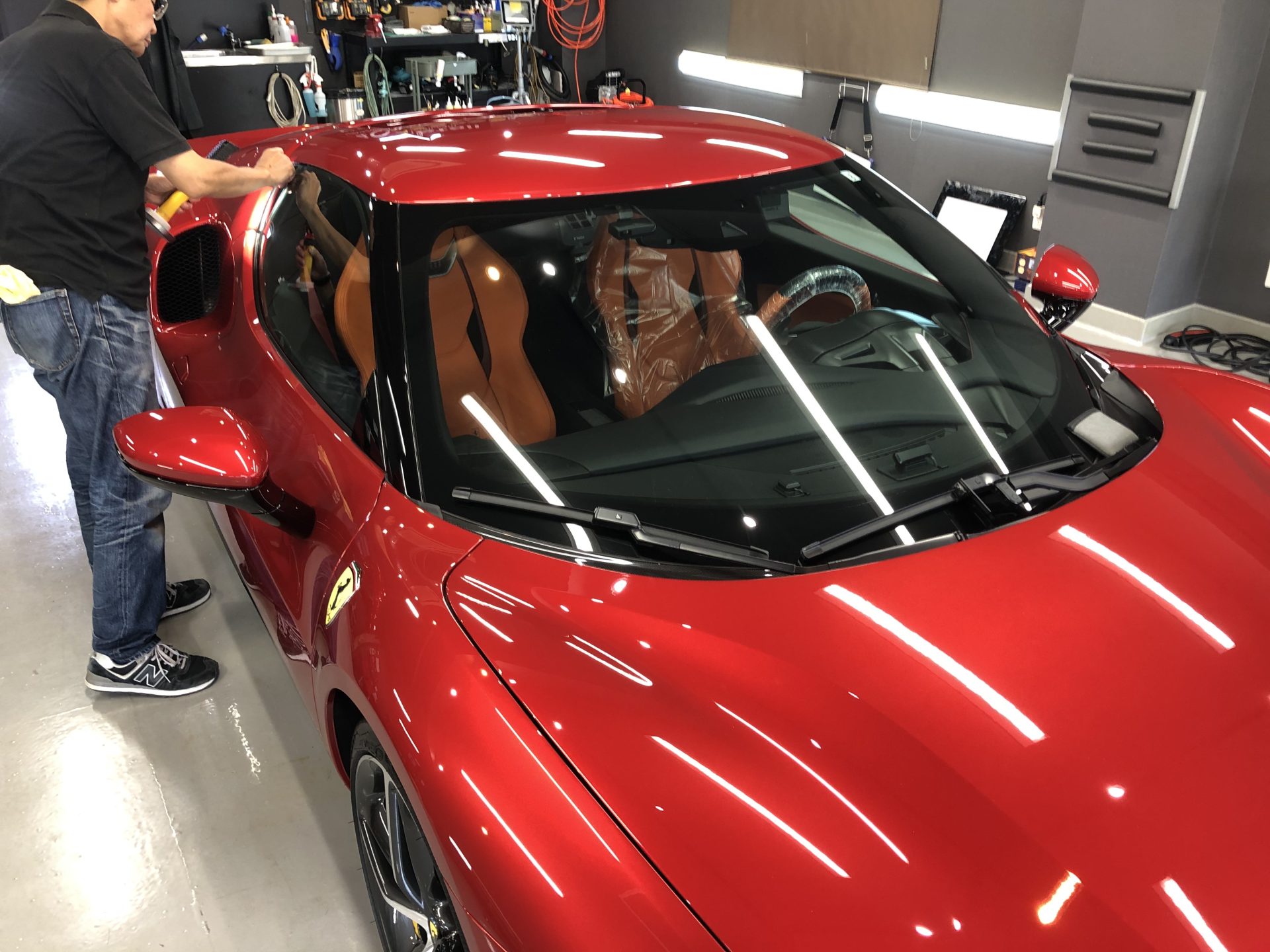 新車フェラーリ296GTB ロッソイモラ 4Cプレミアムガラス