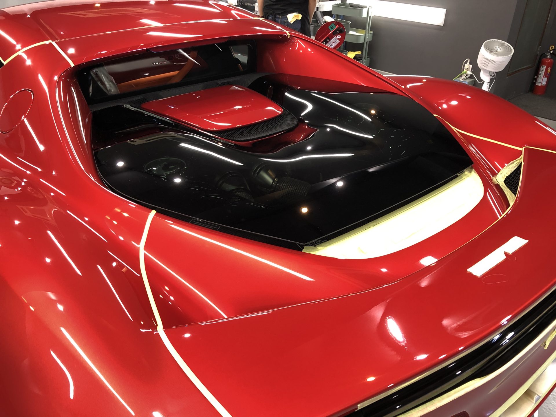 新車フェラーリ296GTB ロッソイモラ 4Cプレミアムガラス