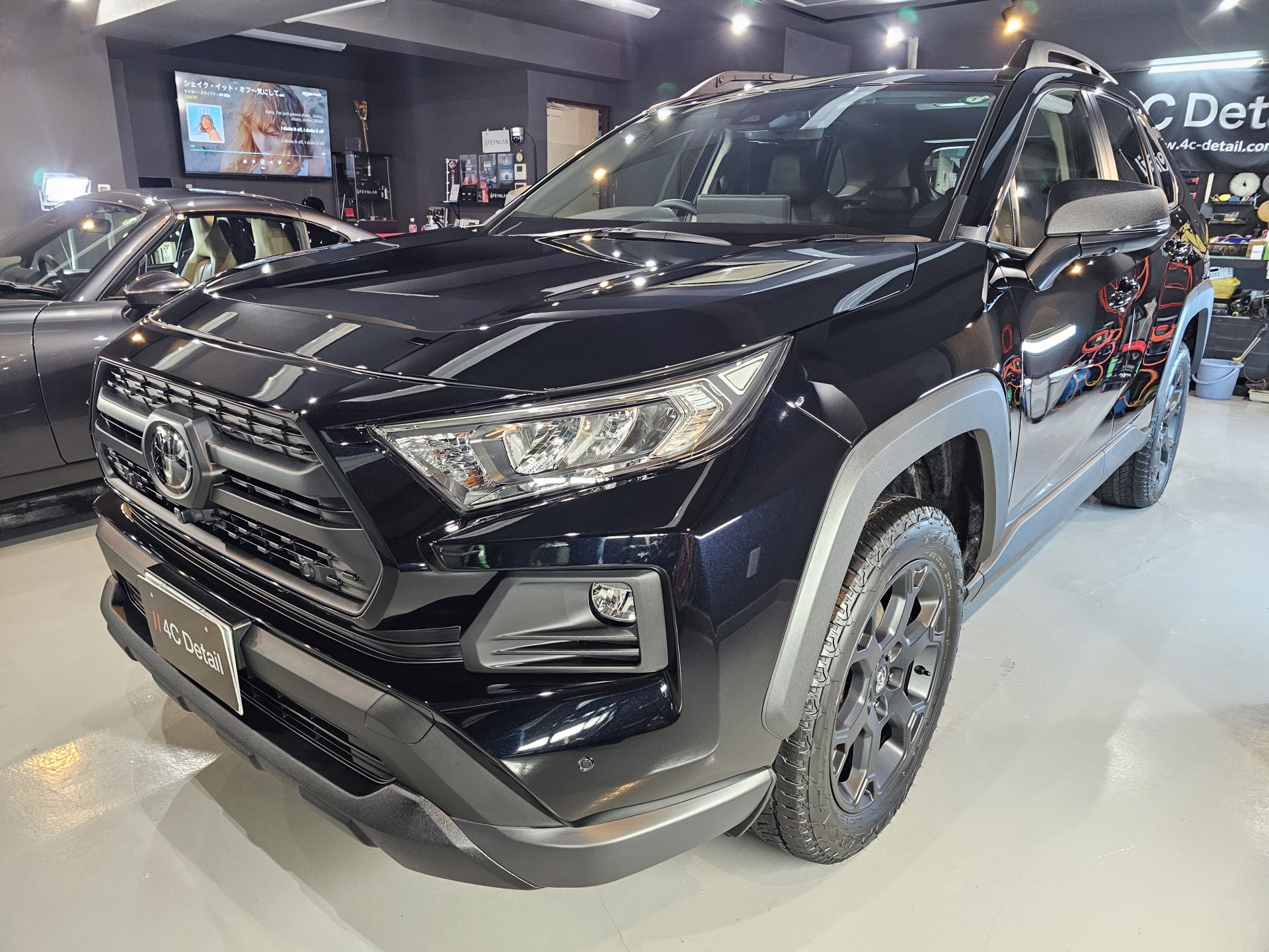 新車トヨタRAV4アドベンチャー 4Cプレミアムボディガラスコーティングフル施工 川崎市宮前区 – 4C Detail フォーシーディテイル ...