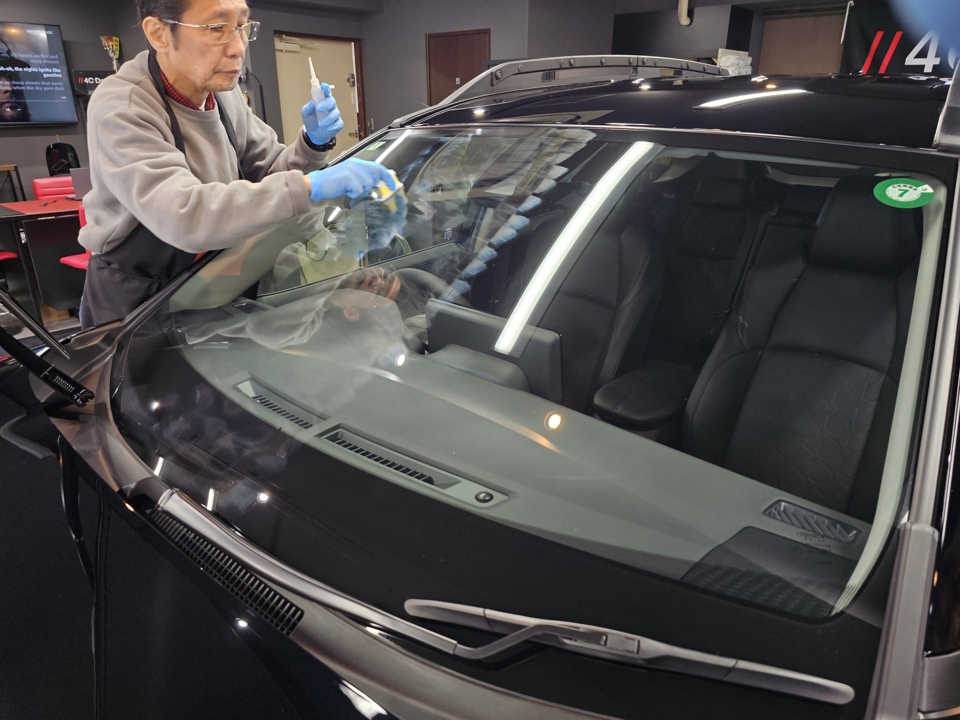 トヨタRAV4アドベンチャー 新車 フロントガラスコーティング塗布