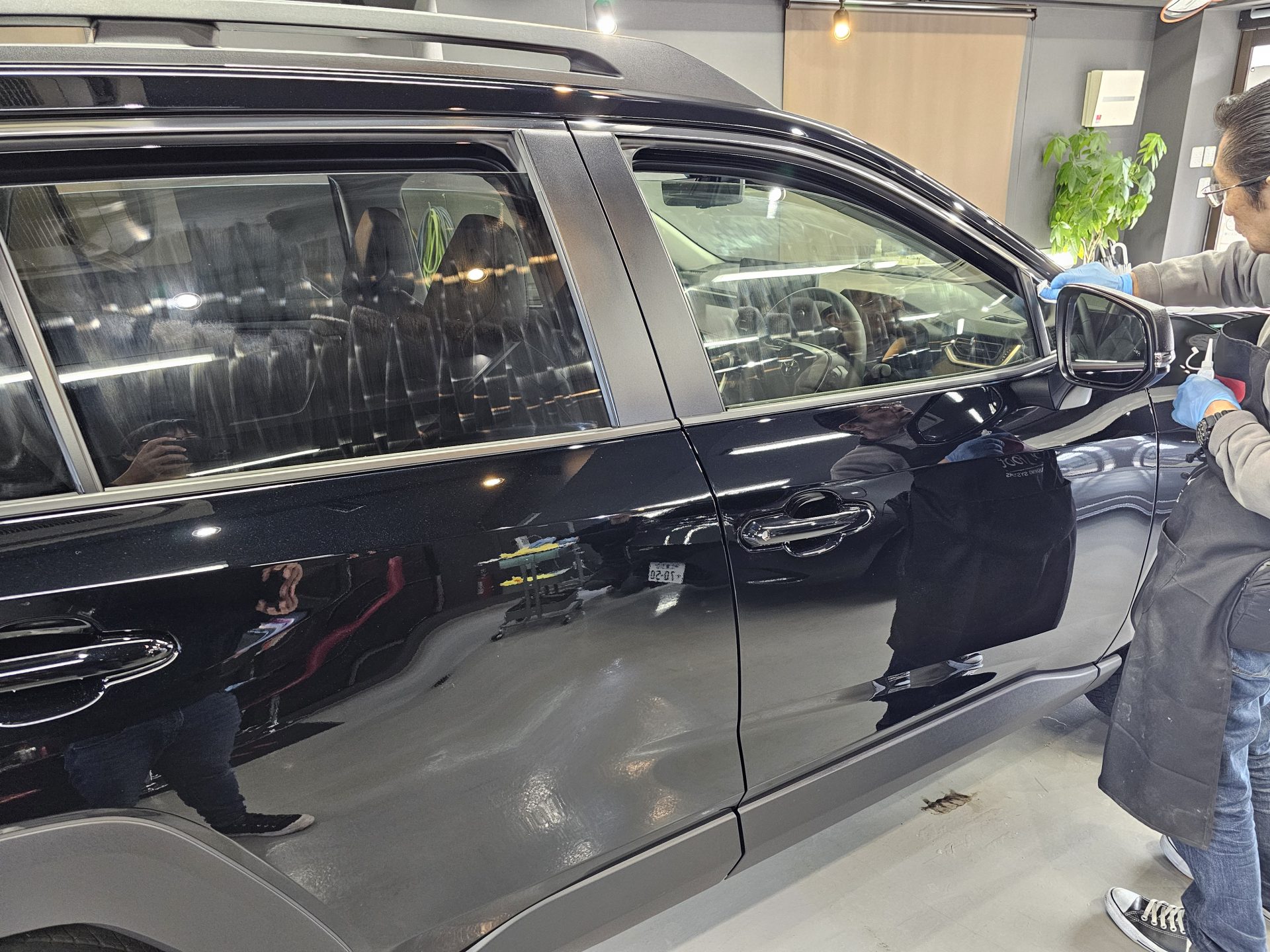 トヨタRAV4アドベンチャー 新車 窓ガラス全面コーティング塗布