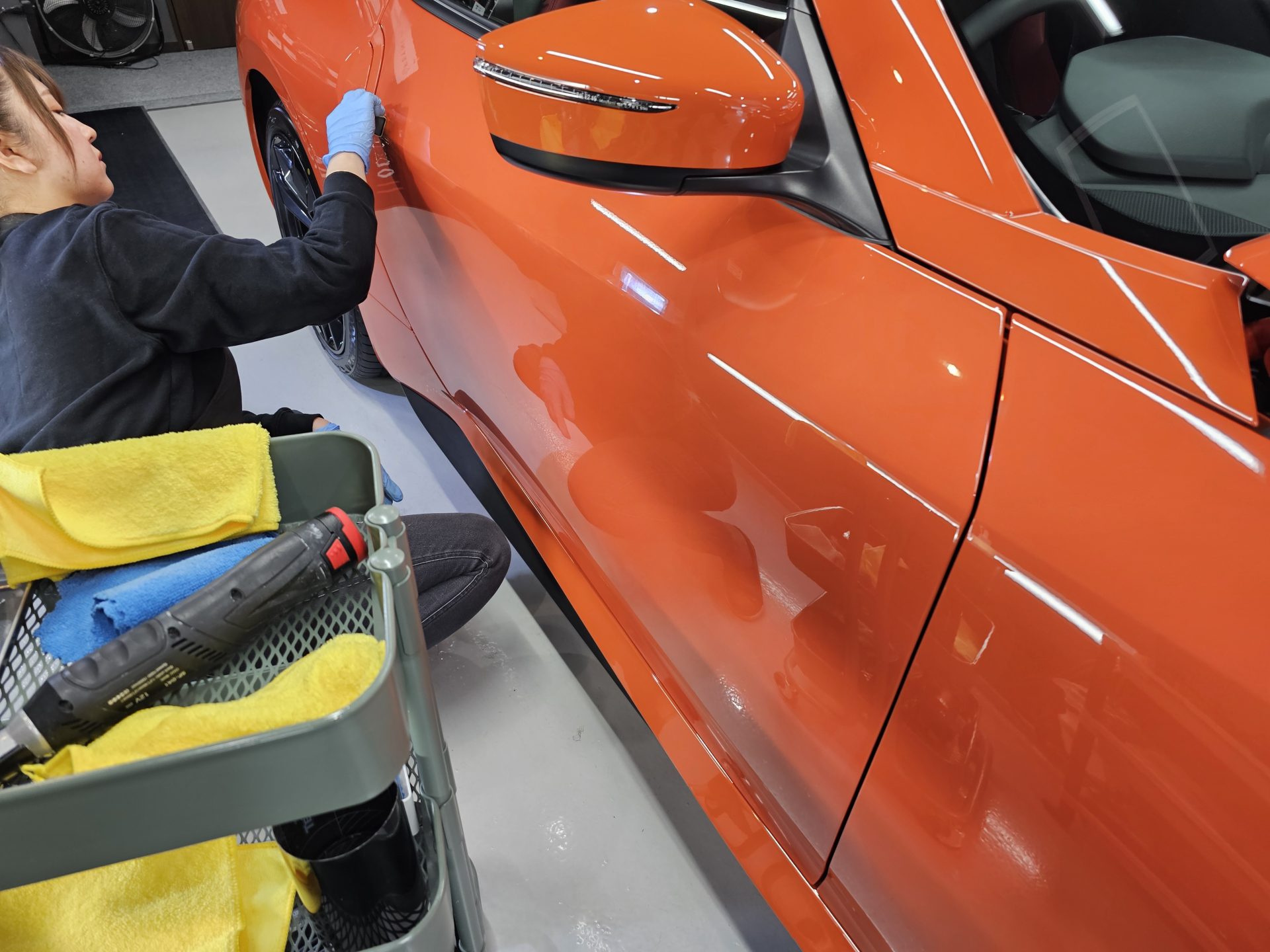 新型日産フェアレディZ 新車 トップコート塗布 サイドパネル
