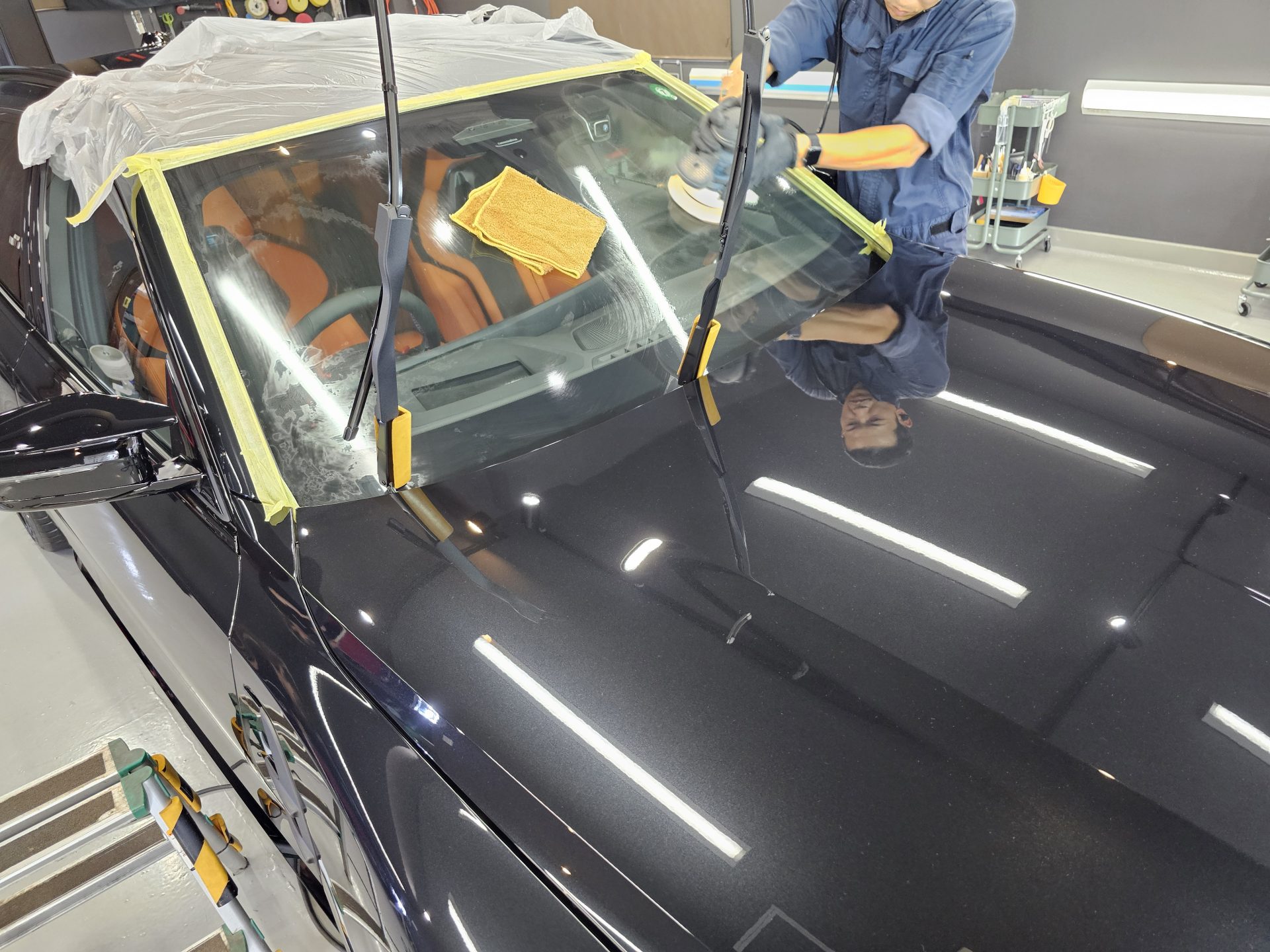 BMW M3ツーリング 新車 フロントガラス下地処理
