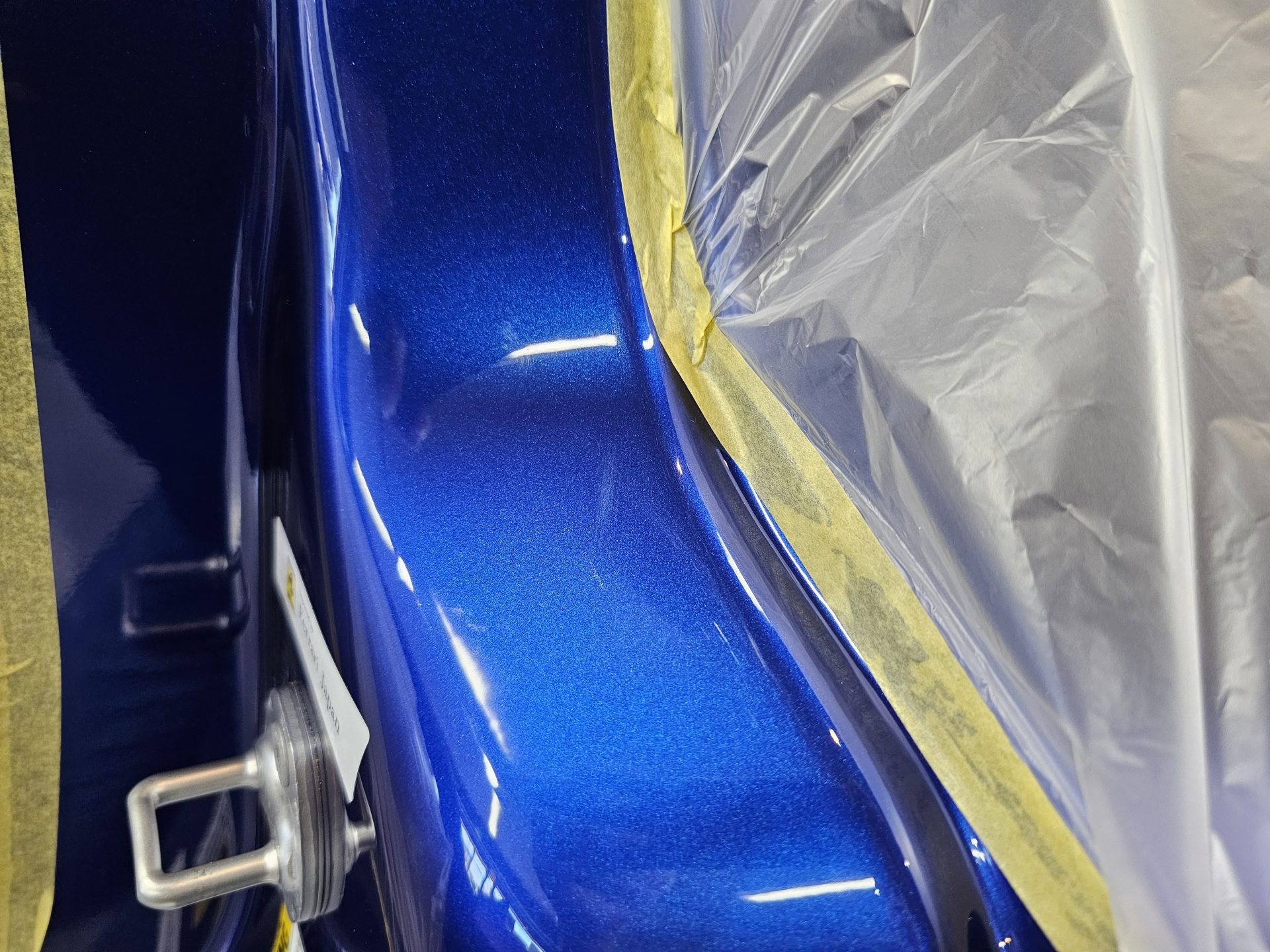フェラーリ296GTS 新車 ドア内側 傷