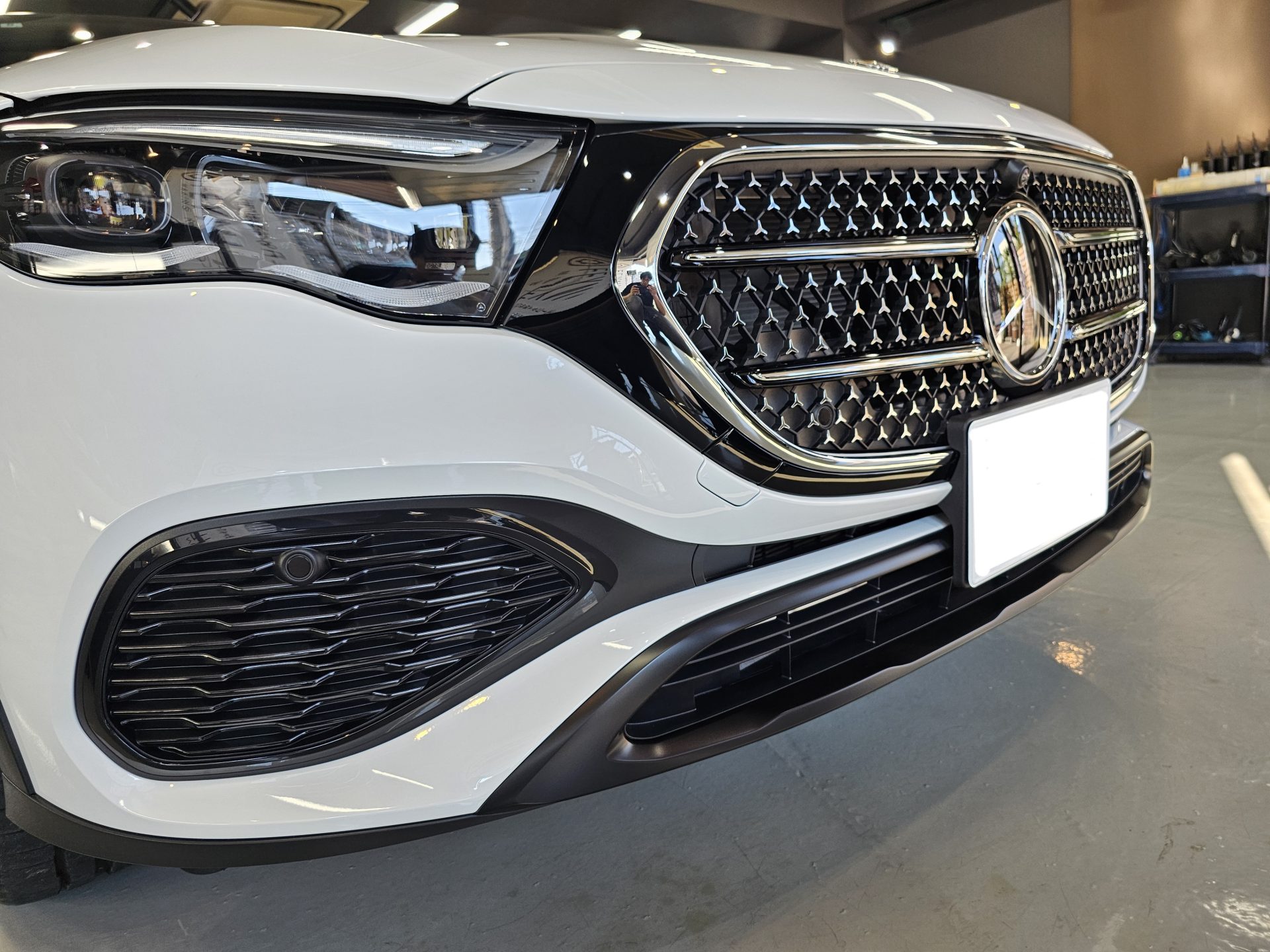 メルセデス ベンツ 新型 Eクラス 外装パーツ クロームメッキ フロント 下部グリル フィン ガーニッシュ E-Class Sedan Sport 5代目 W213 アクセサリー メルセデスベンツ用 Eクラス W213 2016-2023