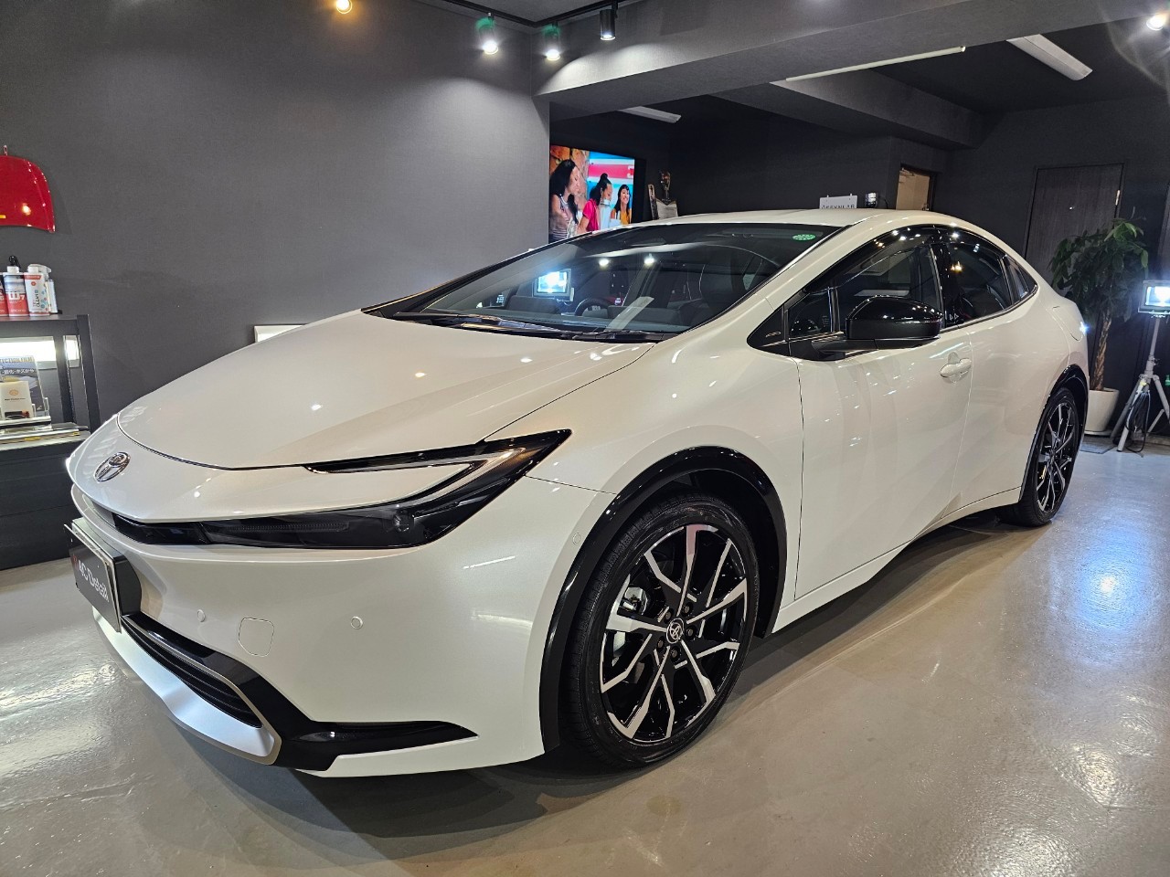 新車トヨタ・プリウスPHEV60系 4Cプレミアムガラスコーティング外装フル施工 神奈川県逗子市