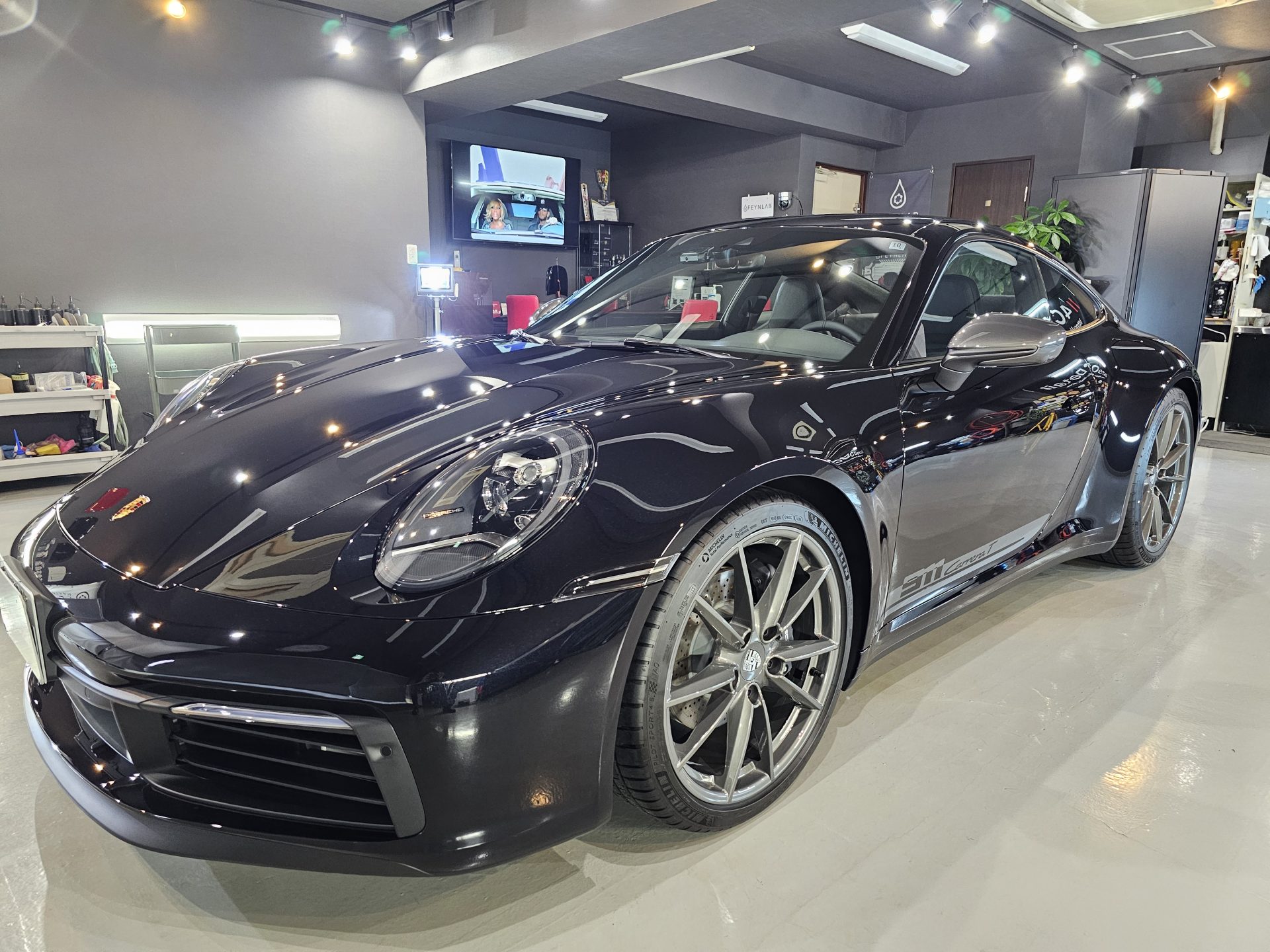 ポルシェ911カレラT(992.2)新車 FEYNLAB HEALLITE CERAMIC COATING ジェットブラック