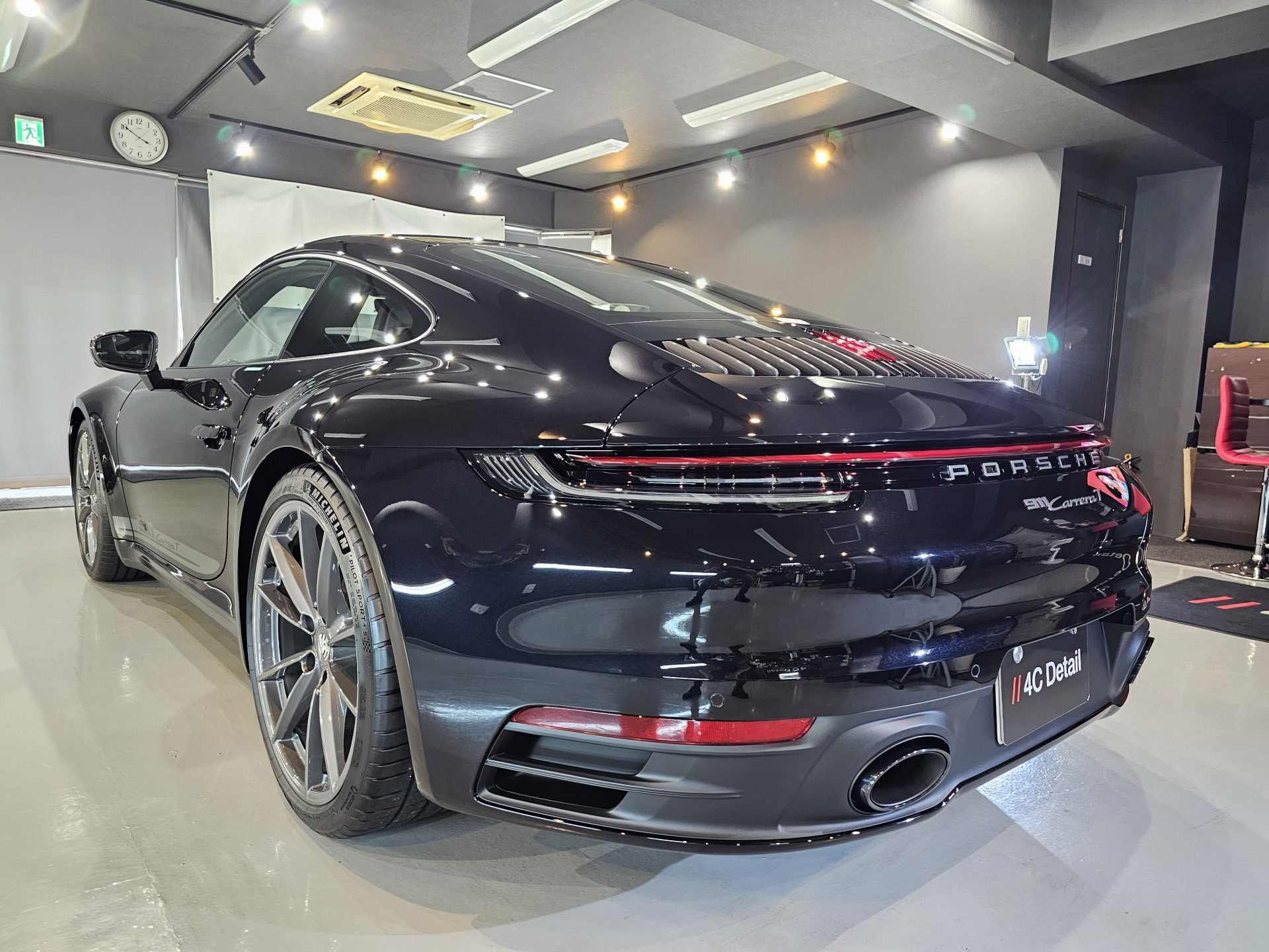 ポルシェ911カレラT(992.2)新車 FEYNLABヒールライトセラミックボディコーティング 艶