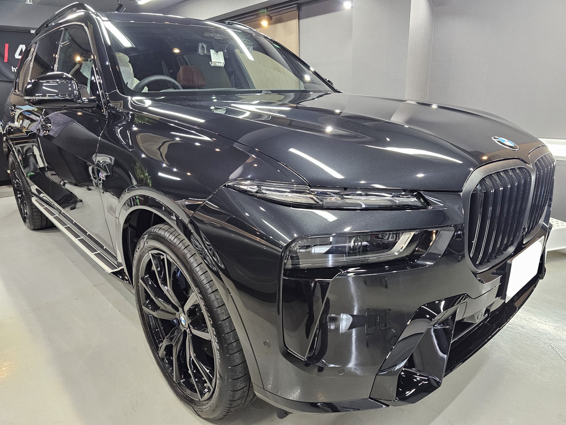 BMW X７新車 マットPPF施工前