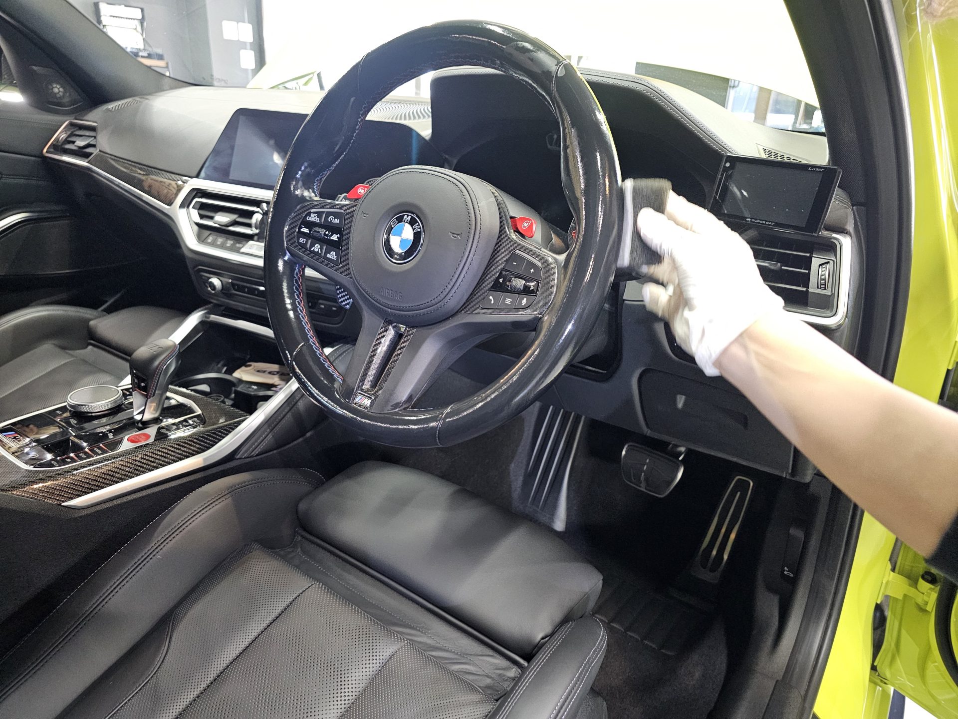 2021BMW M3コンペティション サンパウロイエロー ハンドルクリーニング
