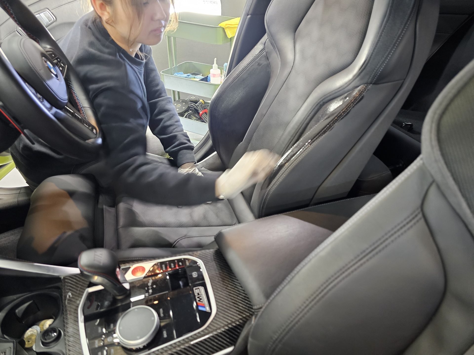 2021BMW M3コンペティション サンパウロイエロー レザーシートクリーニング
