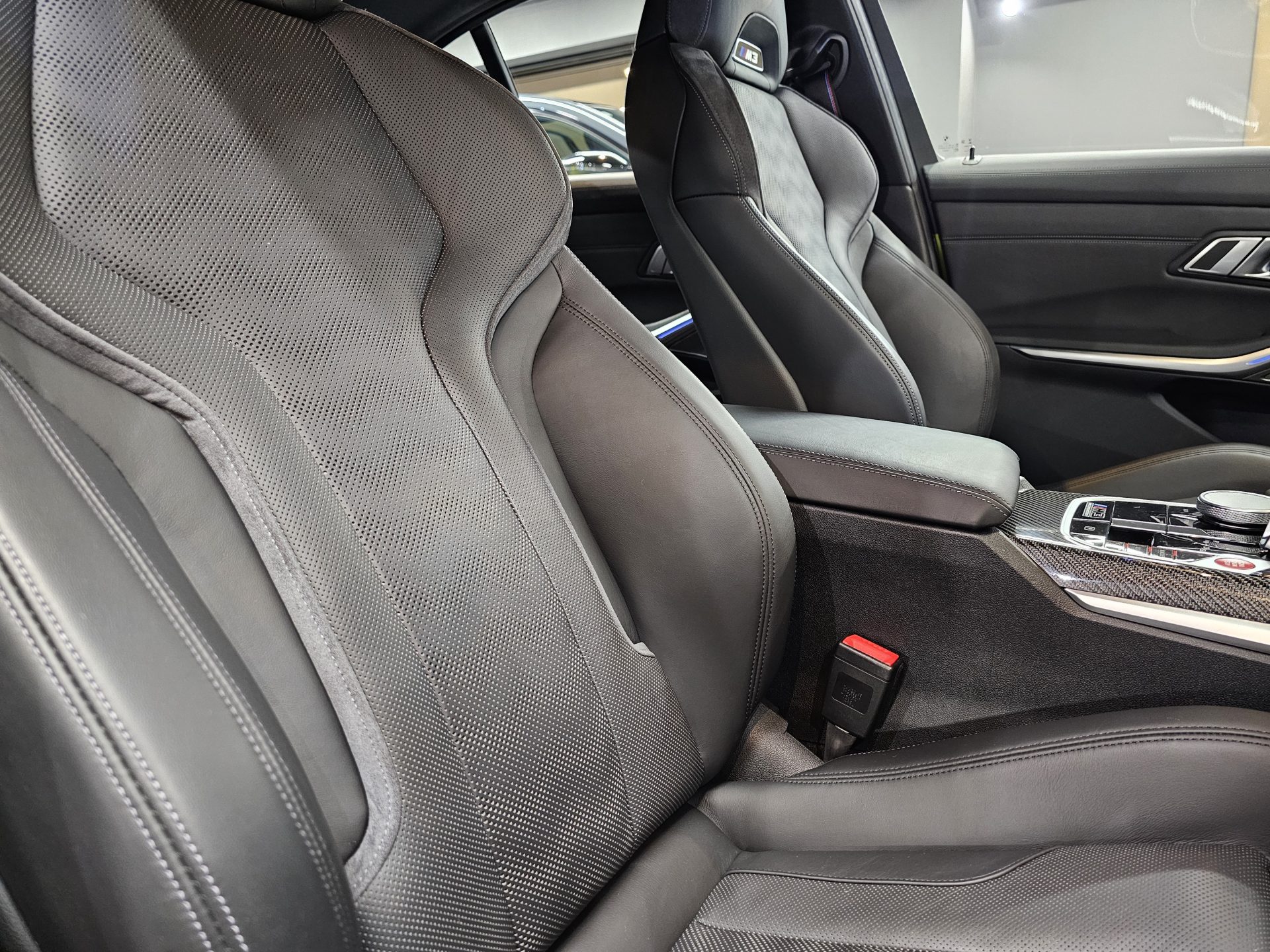 2021BMW M3コンペティション サンパウロイエロー レザーシートクリーニング後