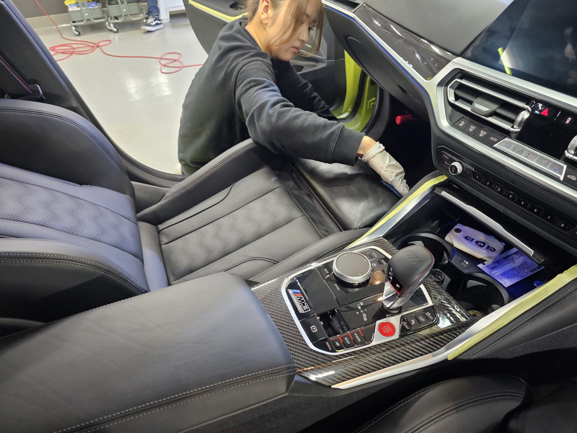 2021BMW M3コンペティション サンパウロイエロー レザーシート細部までコーティング