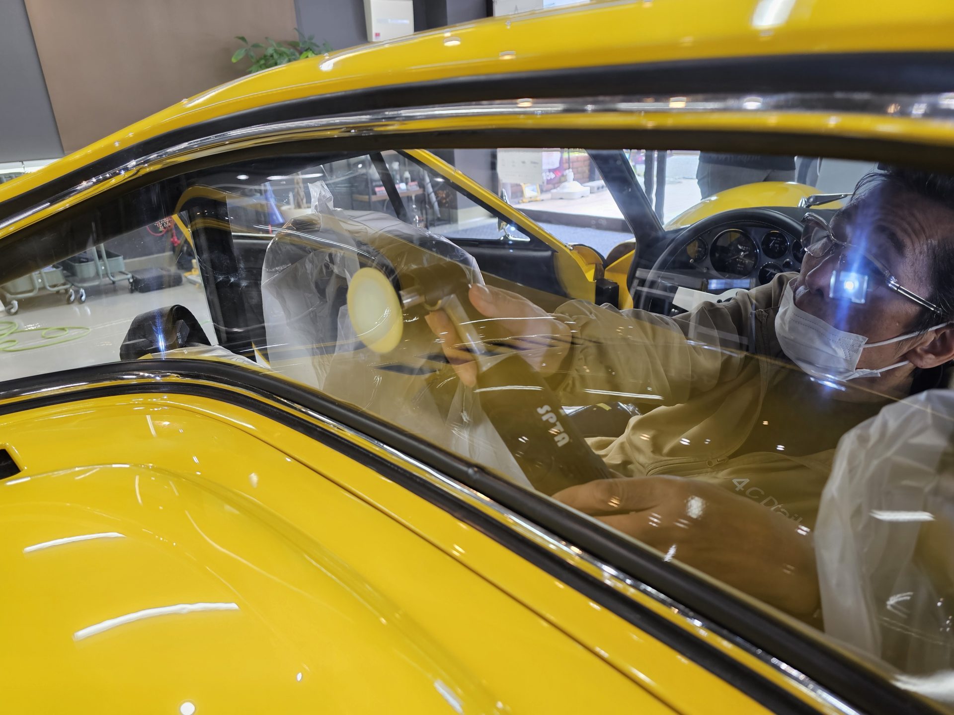 フェラーリディーノ246GT アクリル磨き