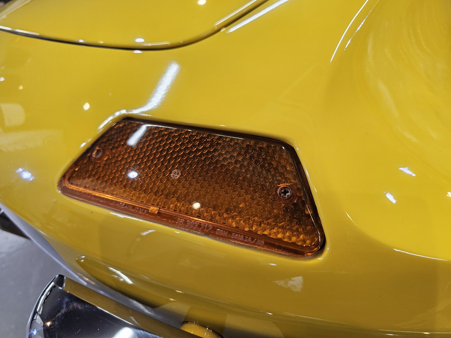 フェラーリディーノ246GT レンズ類磨き後
