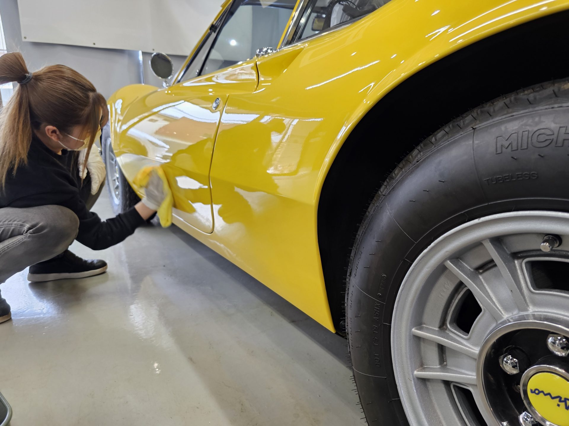 フェラーリディーノ246GT 仕上げ作業
