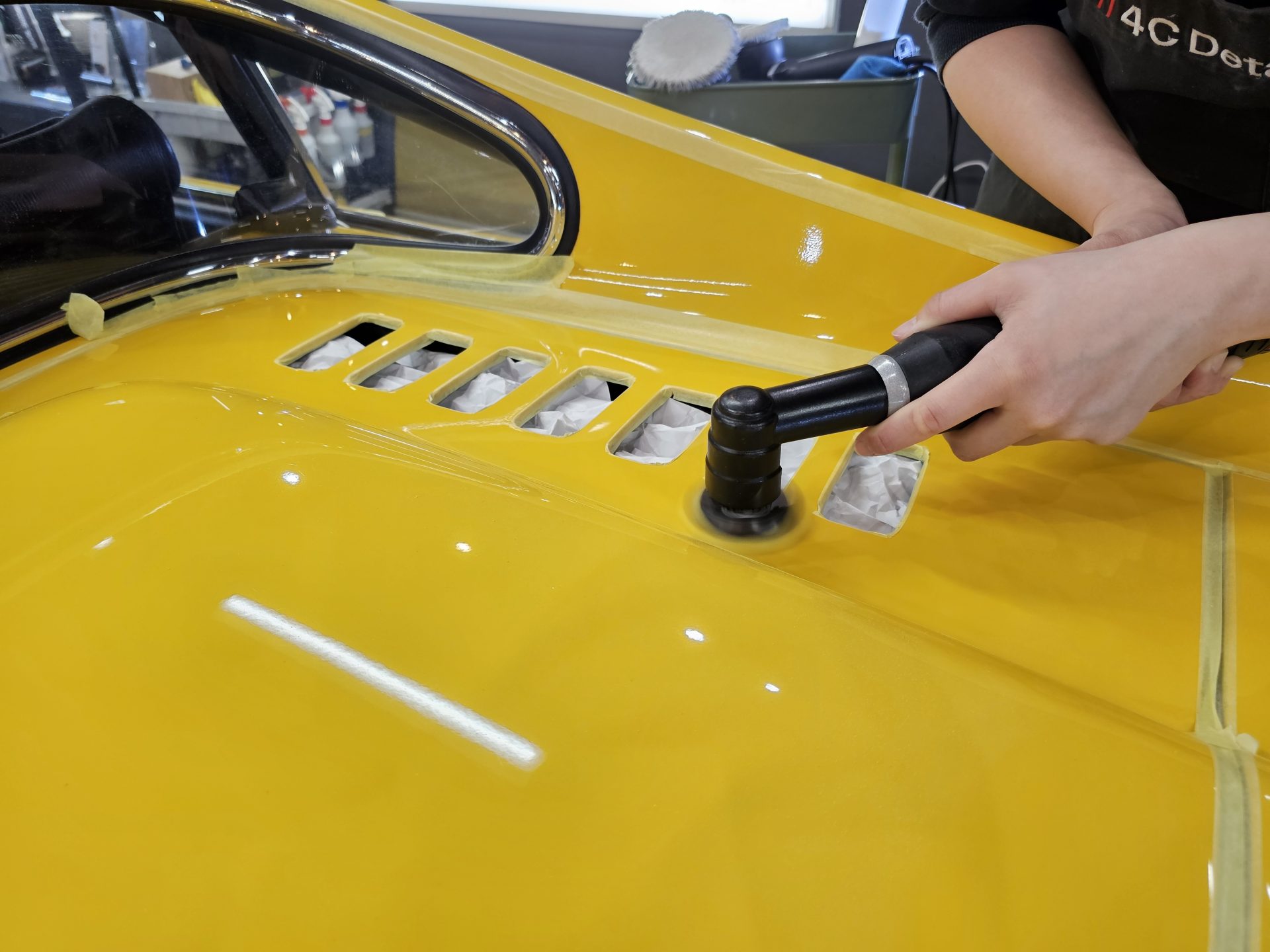 フェラーリディーノ246GT 研磨職人