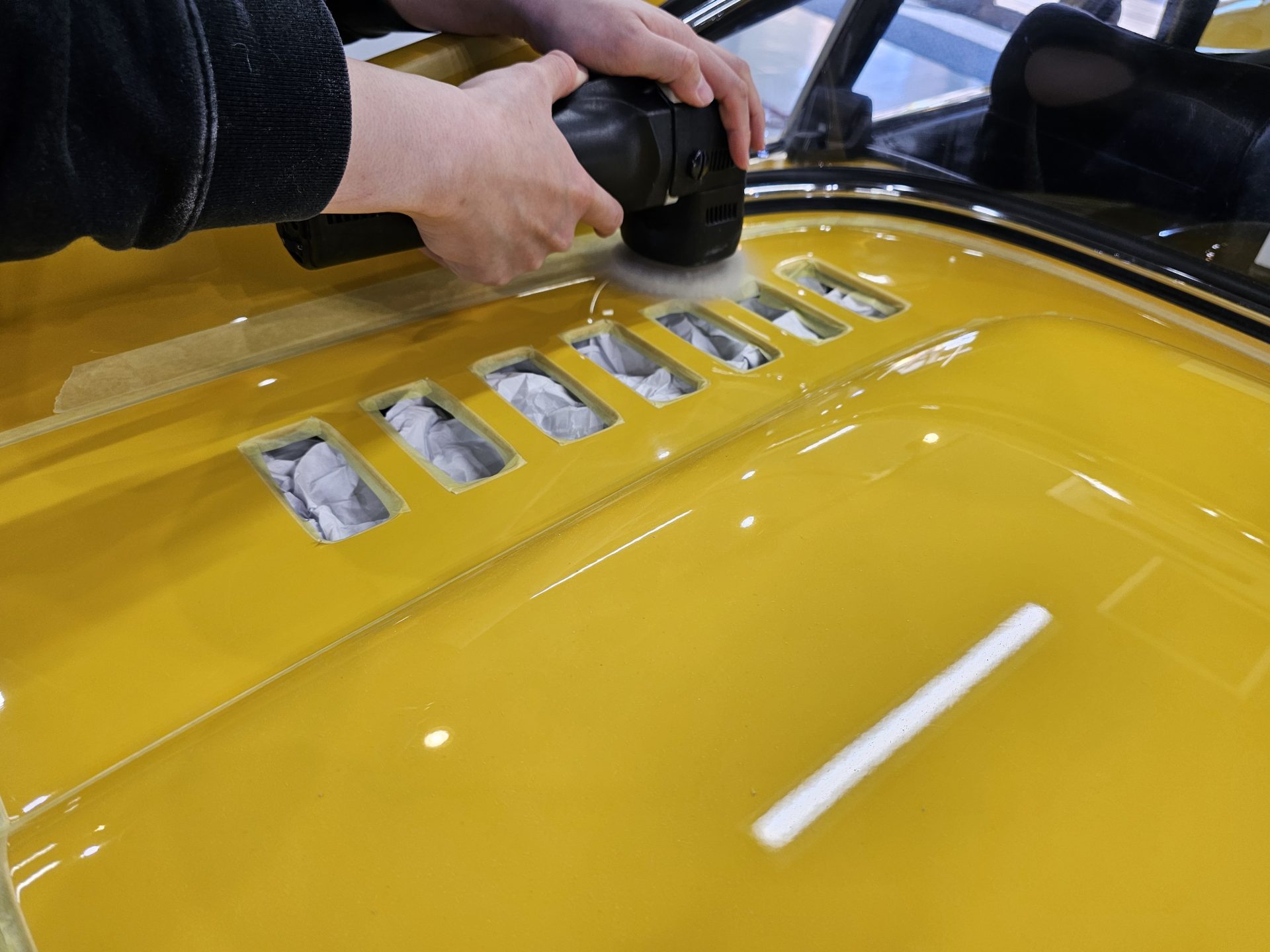 フェラーリディーノ246GT 磨き職人