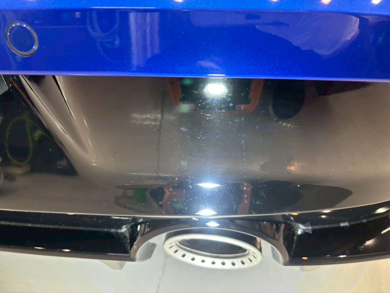 新車フェアレディZ ワンガンブルー スケール付着