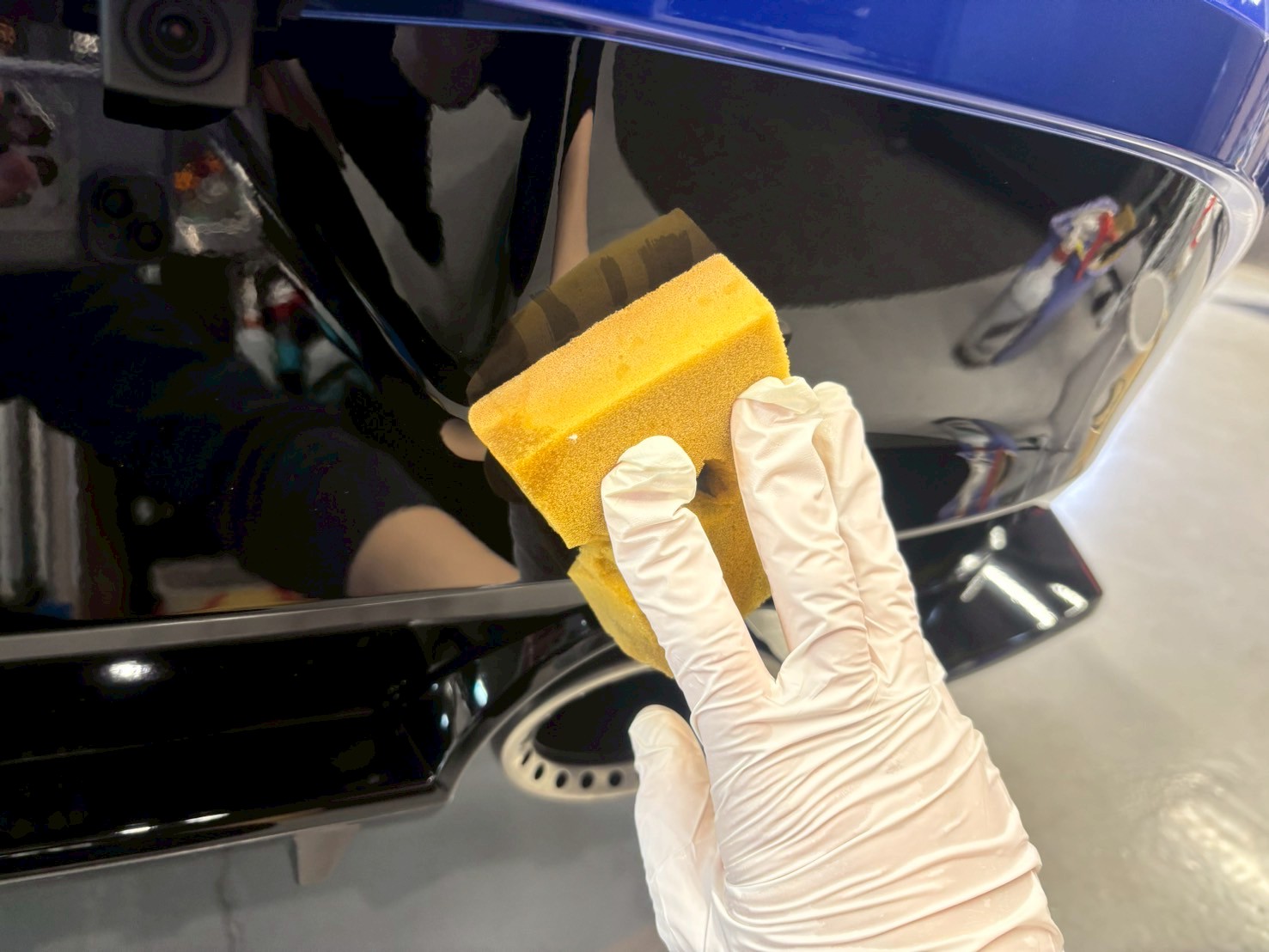 新車フェアレディZ ワンガンブルー スケール除去作業