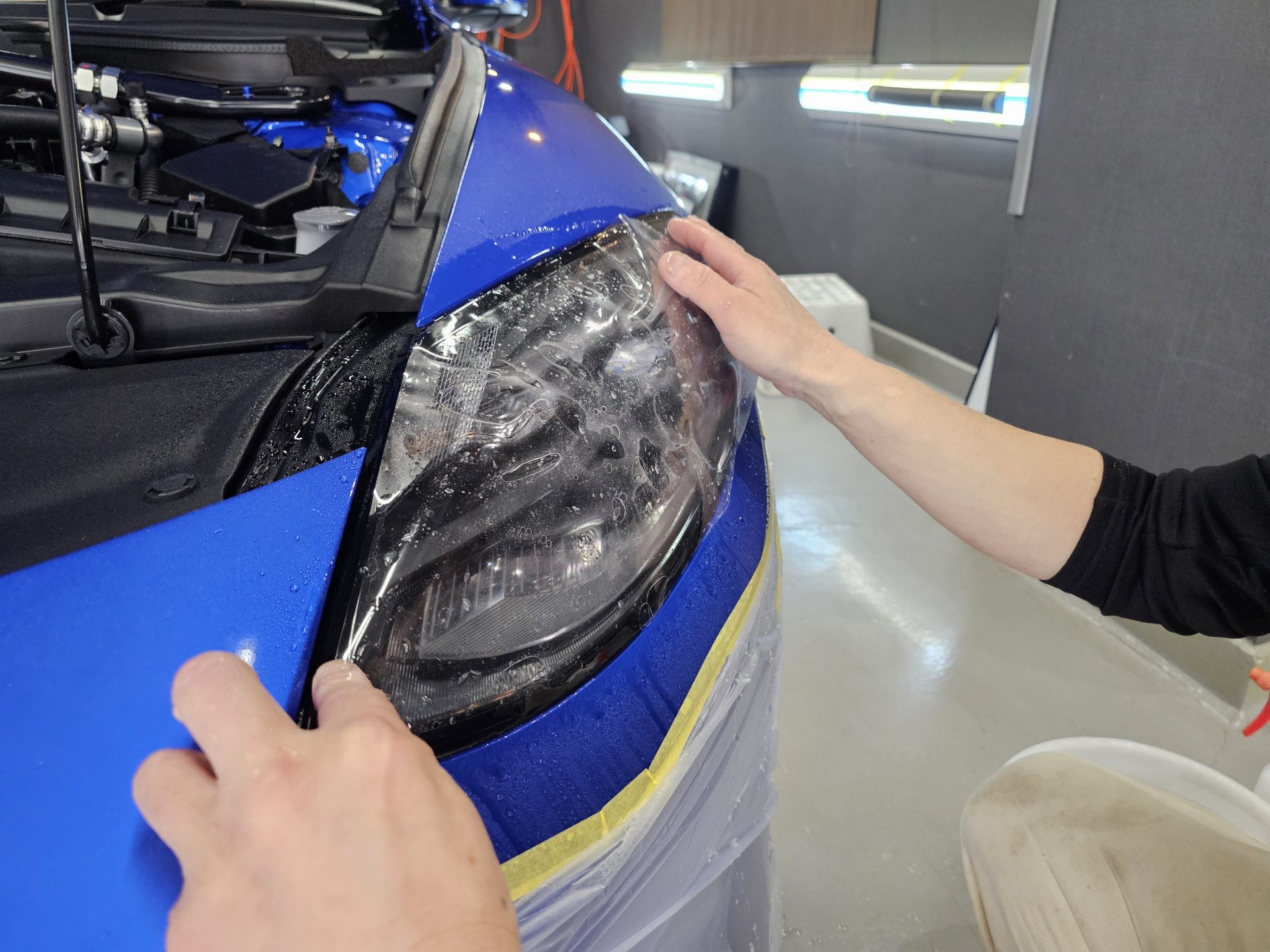 新車フェアレディZ ワンガンブルー ヘッドライトプロテクションフィルム