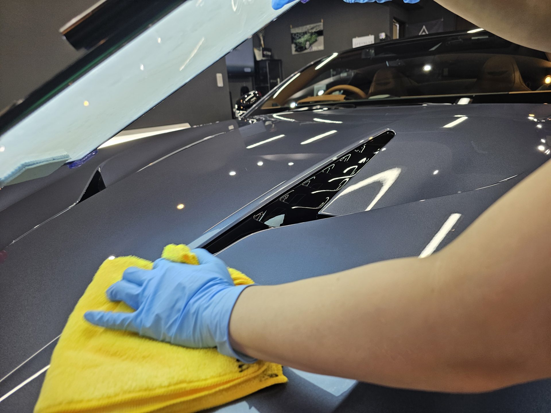 アストンマーティンヴァンキッシュ AstonMartin Vanquish 新車 FEYNLABヒールプラスコーティングチェック
