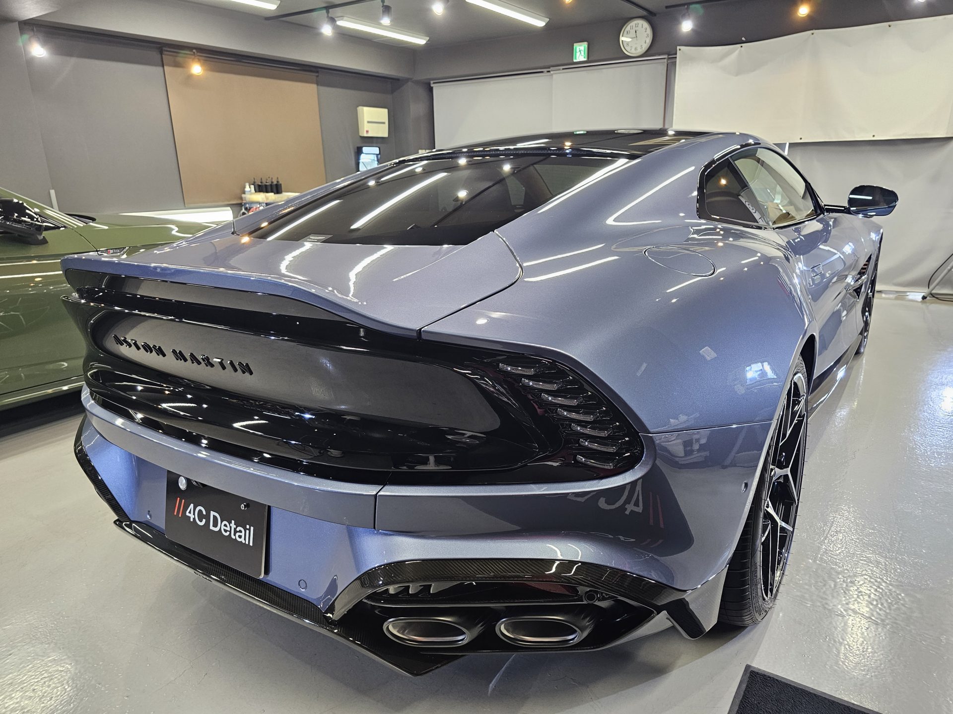 アストンマーティンヴァンキッシュ AstonMartin Vanquish 新車 FEYNLABヒールプラスセラミックボディコーティング自己修復