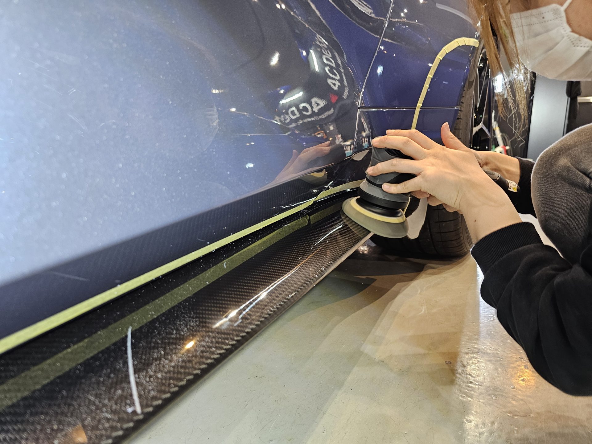 アストンマーティンヴァンキッシュ AstonMartin Vanquish 新車 カーボン磨き