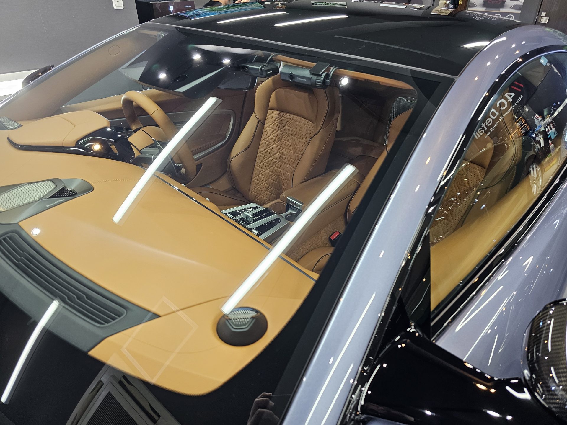 アストンマーティンヴァンキッシュ AstonMartin Vanquish 新車 スリックフロントガラスコーティング