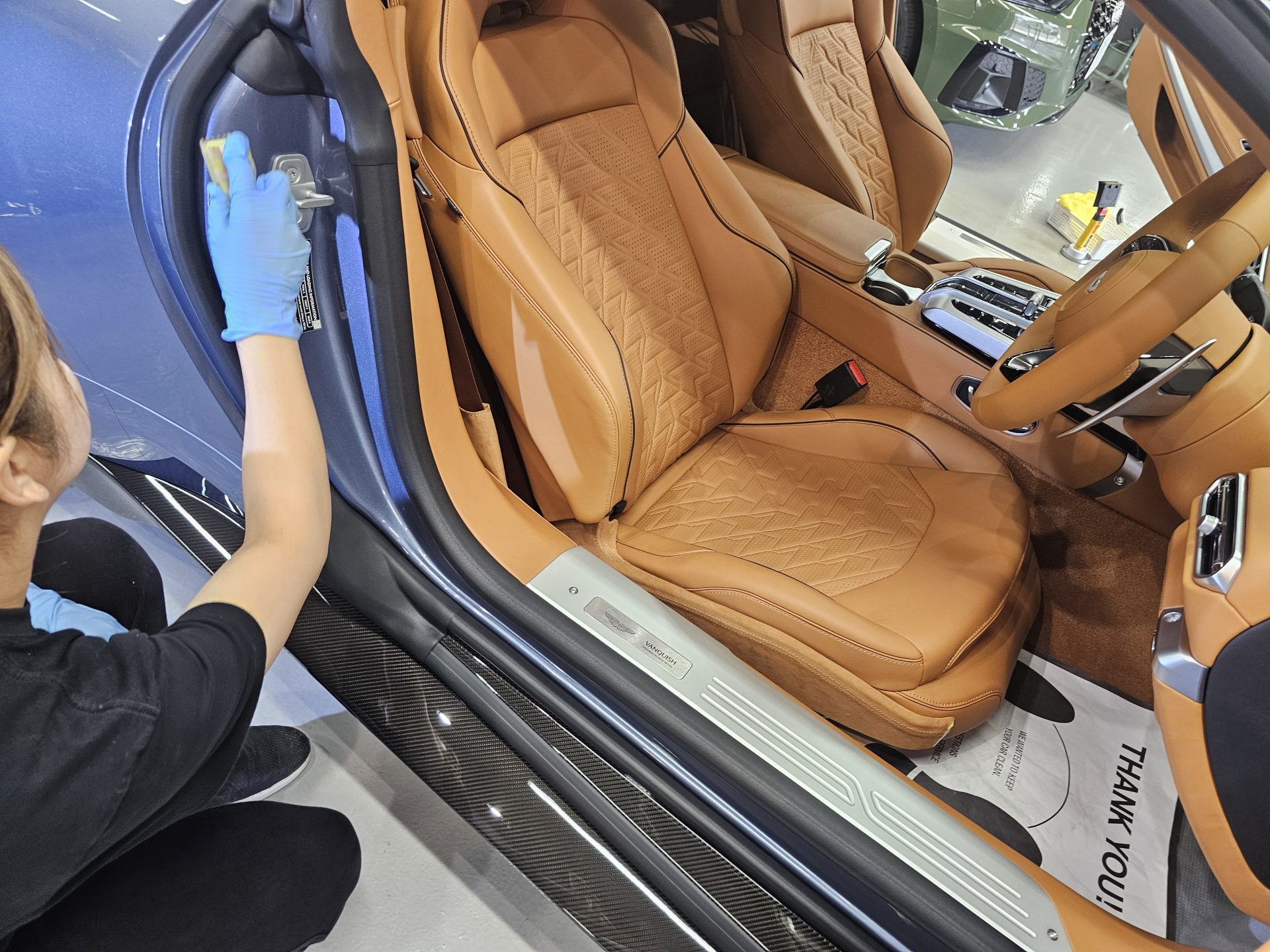 アストンマーティンヴァンキッシュ AstonMartin Vanquish 新車 ドア内側コーティング