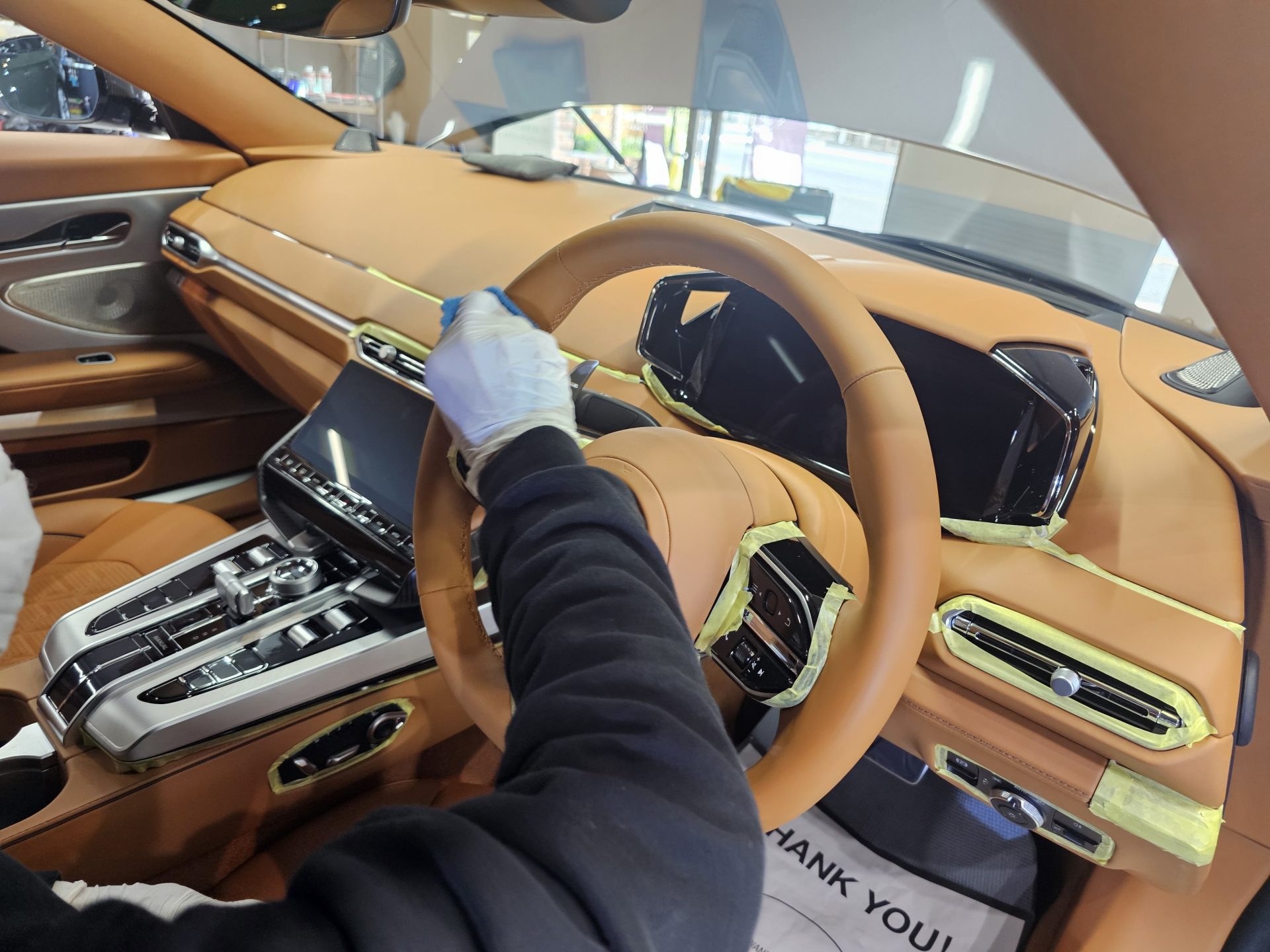 アストンマーティンヴァンキッシュ AstonMartin Vanquish 新車 レザーハンドルコーティング