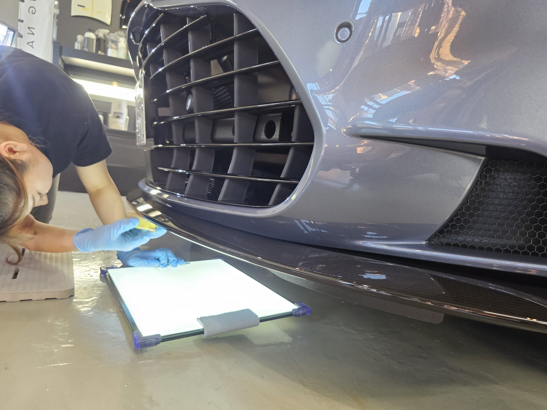 アストンマーティンヴァンキッシュ AstonMartin Vanquish 新車 下回りチェック
