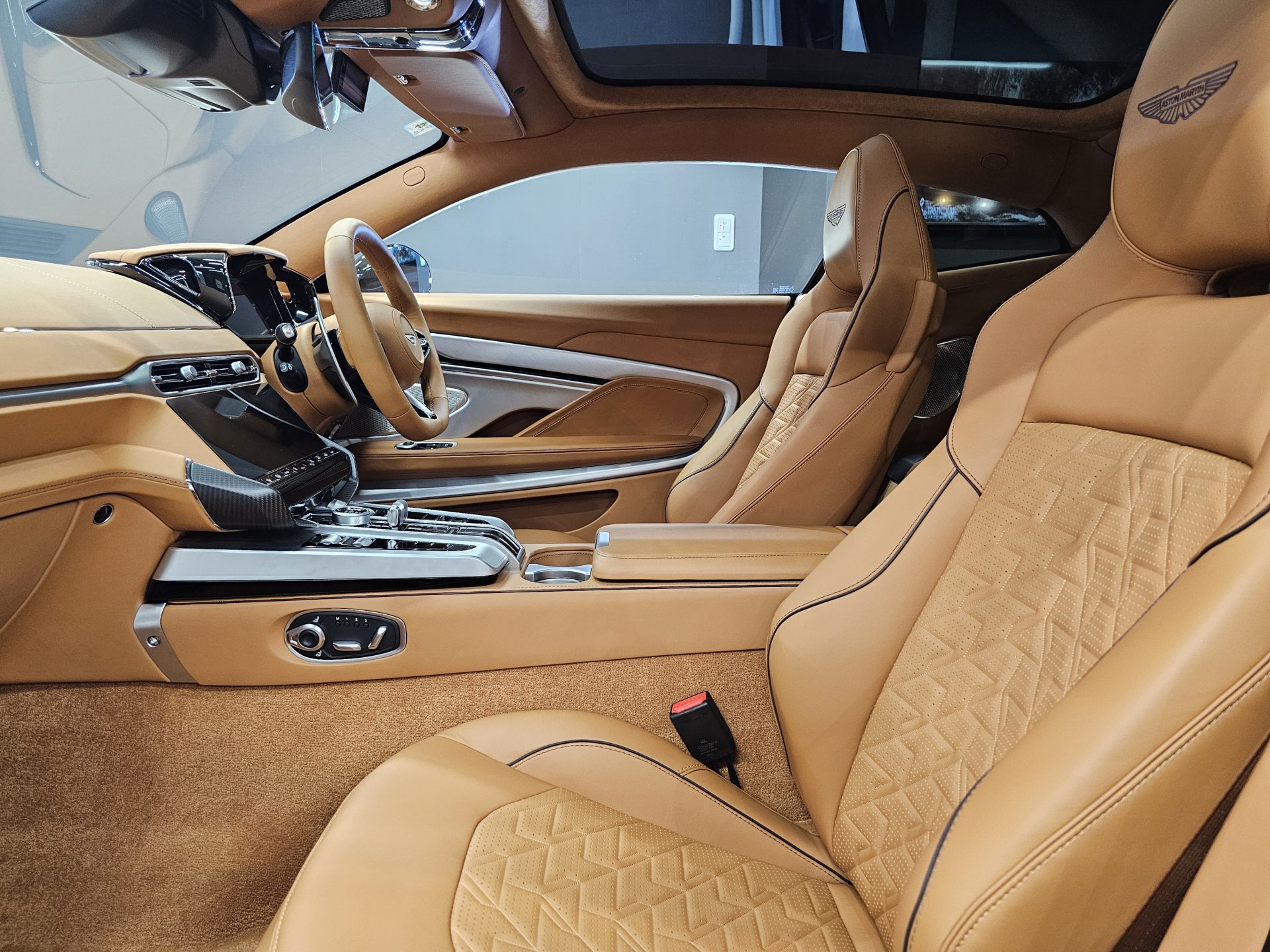 アストンマーティンヴァンキッシュ AstonMartin Vanquish 新車 内装レザーコーティングフル施工