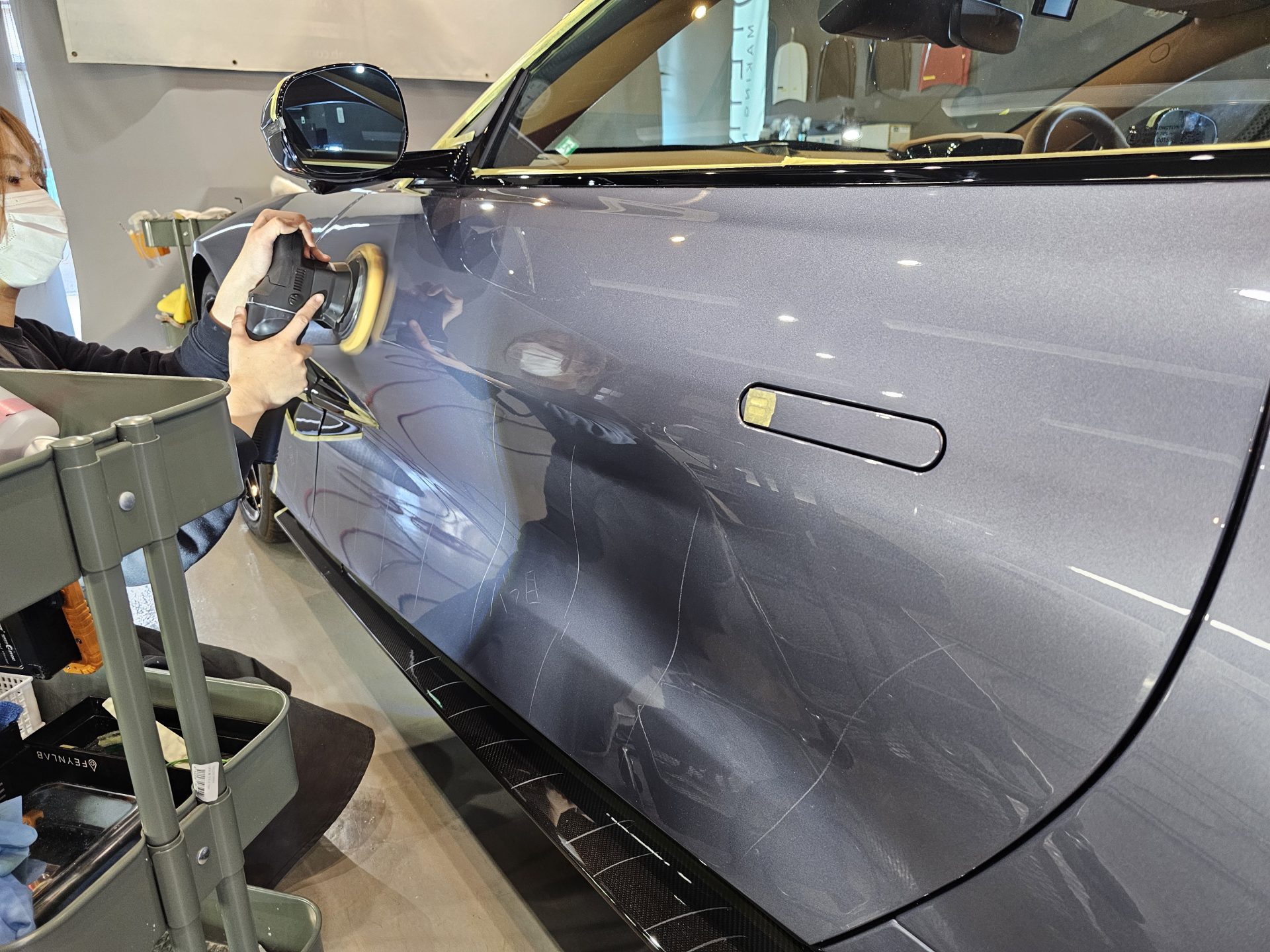 アストンマーティンヴァンキッシュ AstonMartin Vanquish 新車 研磨 磨き 下地処理
