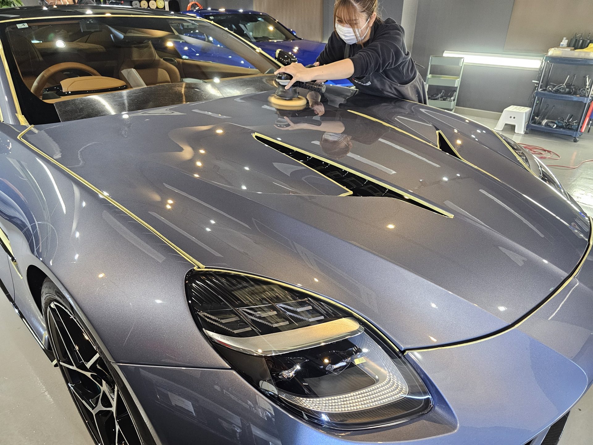 アストンマーティンヴァンキッシュ AstonMartin Vanquish 新車 磨き