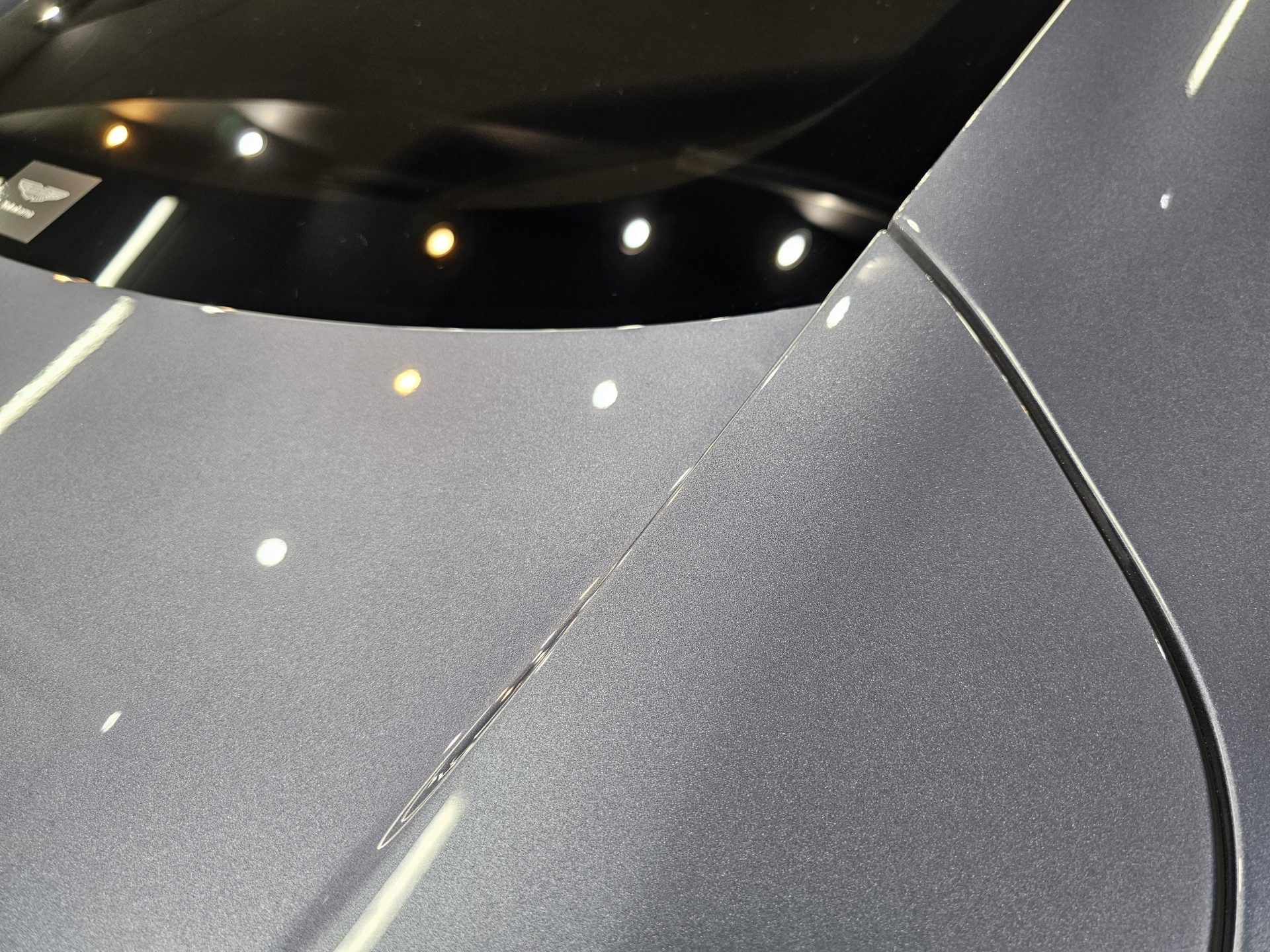 アストンマーティンヴァンキッシュ AstonMartin Vanquish 新車 磨き傷除去