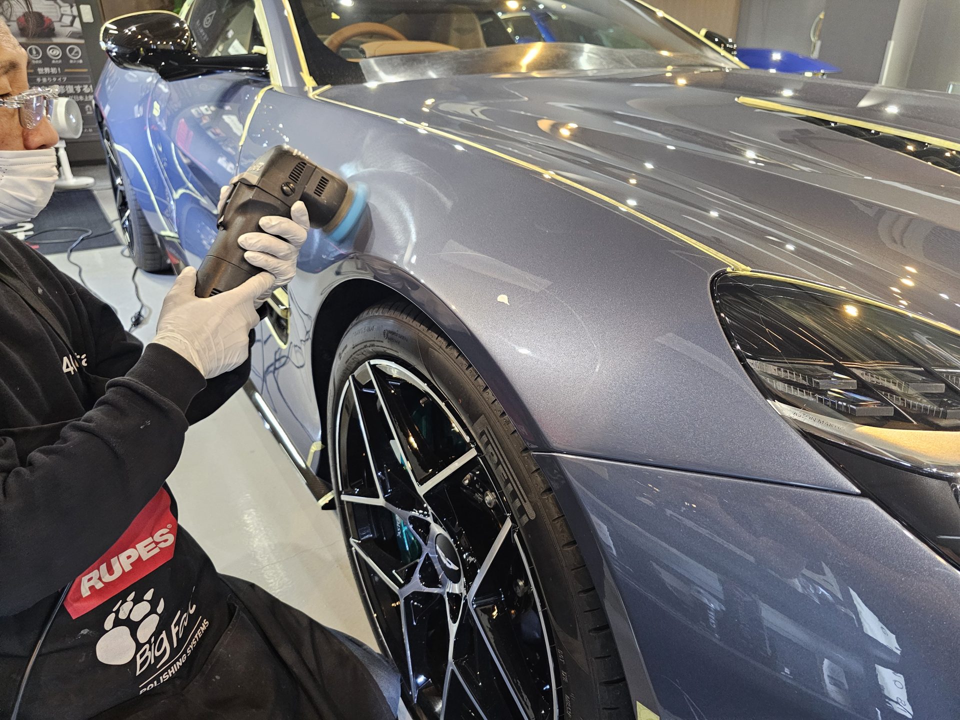 アストンマーティンヴァンキッシュ AstonMartin Vanquish 新車 磨き職人