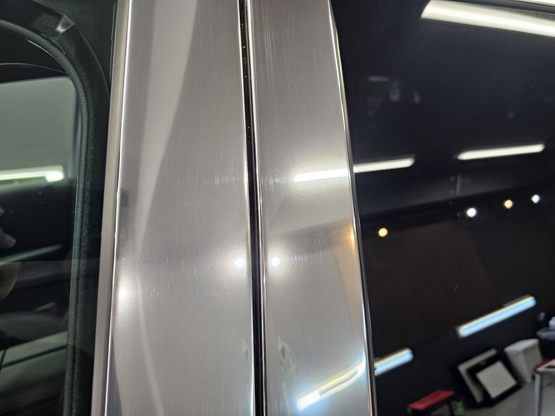 マイバッハGLS600 メッキピラー洗車傷
