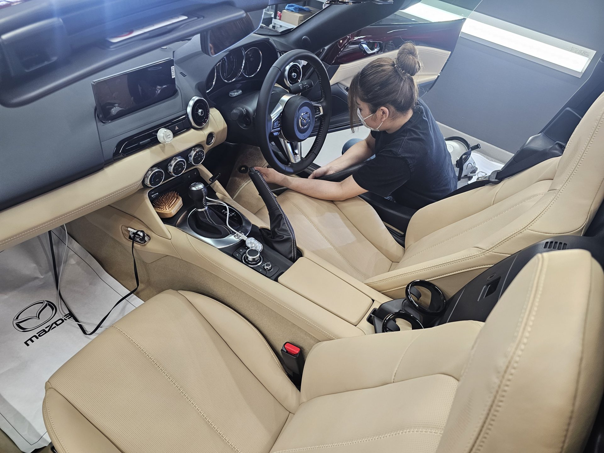 マツダロードスターRF 35周年記念車 アーティザンレッドプレミアムメタリック ルームクリーニング