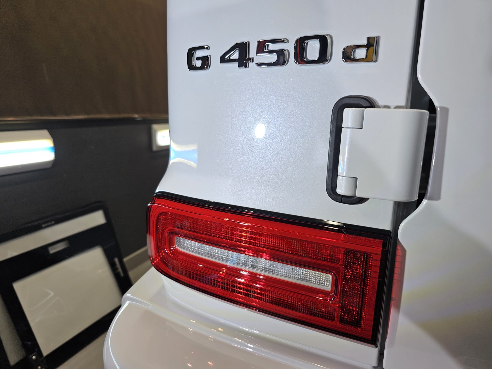 メルセデスベンツG450d 新車 バフ目修正