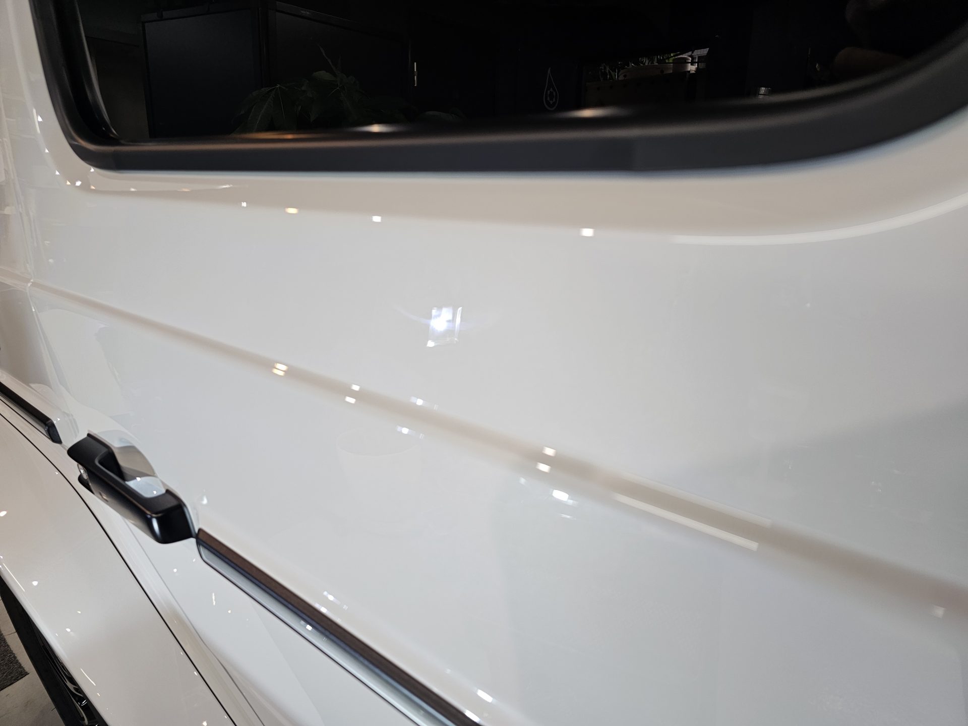 メルセデスベンツG450d 新車 磨き傷