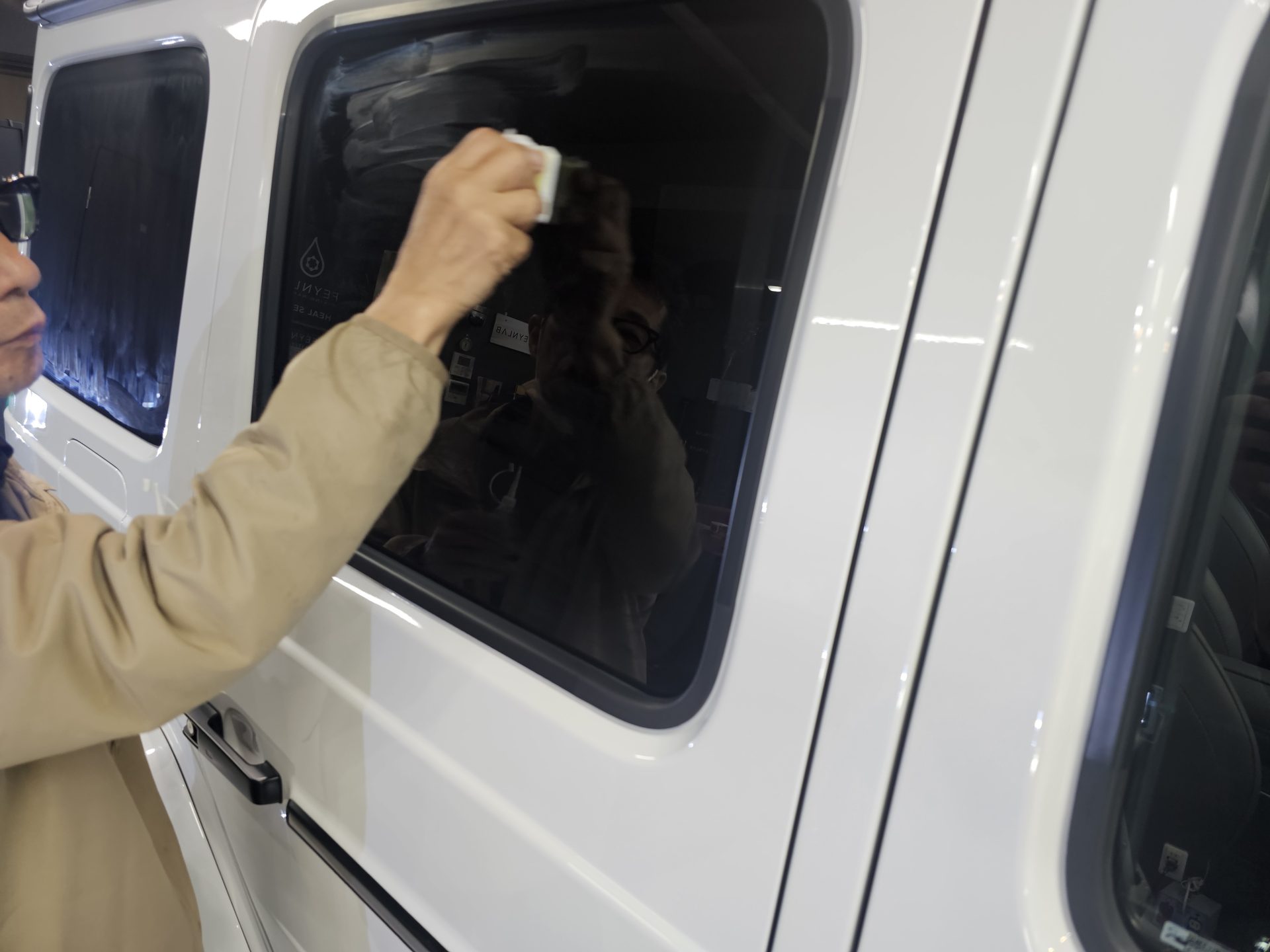 メルセデスベンツG450d 新車 窓ガラスコーティング塗布