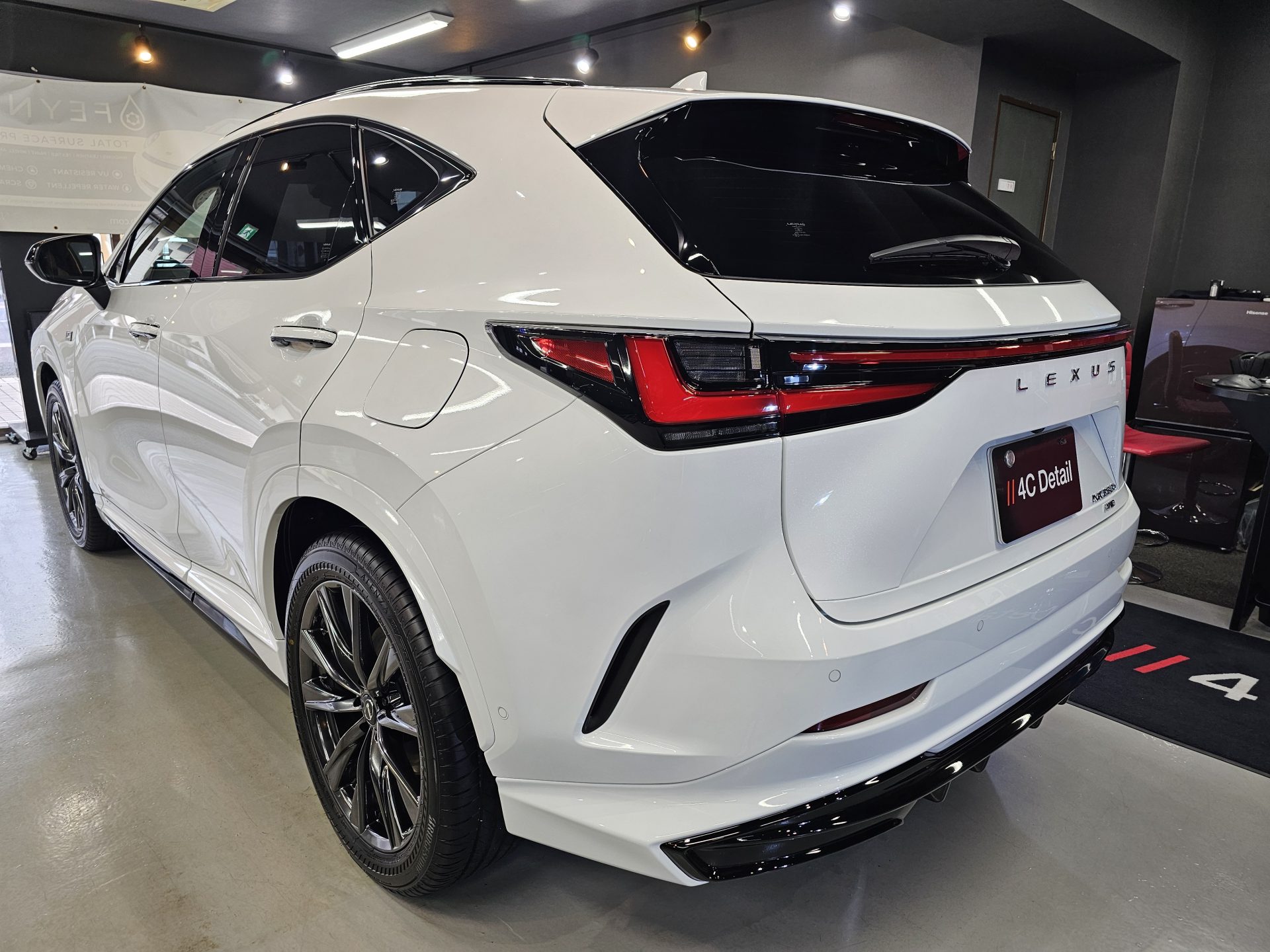 レクサスNX350h 東京都港区 FEYNLABヒールライトセラミックコーティング自己修復機能