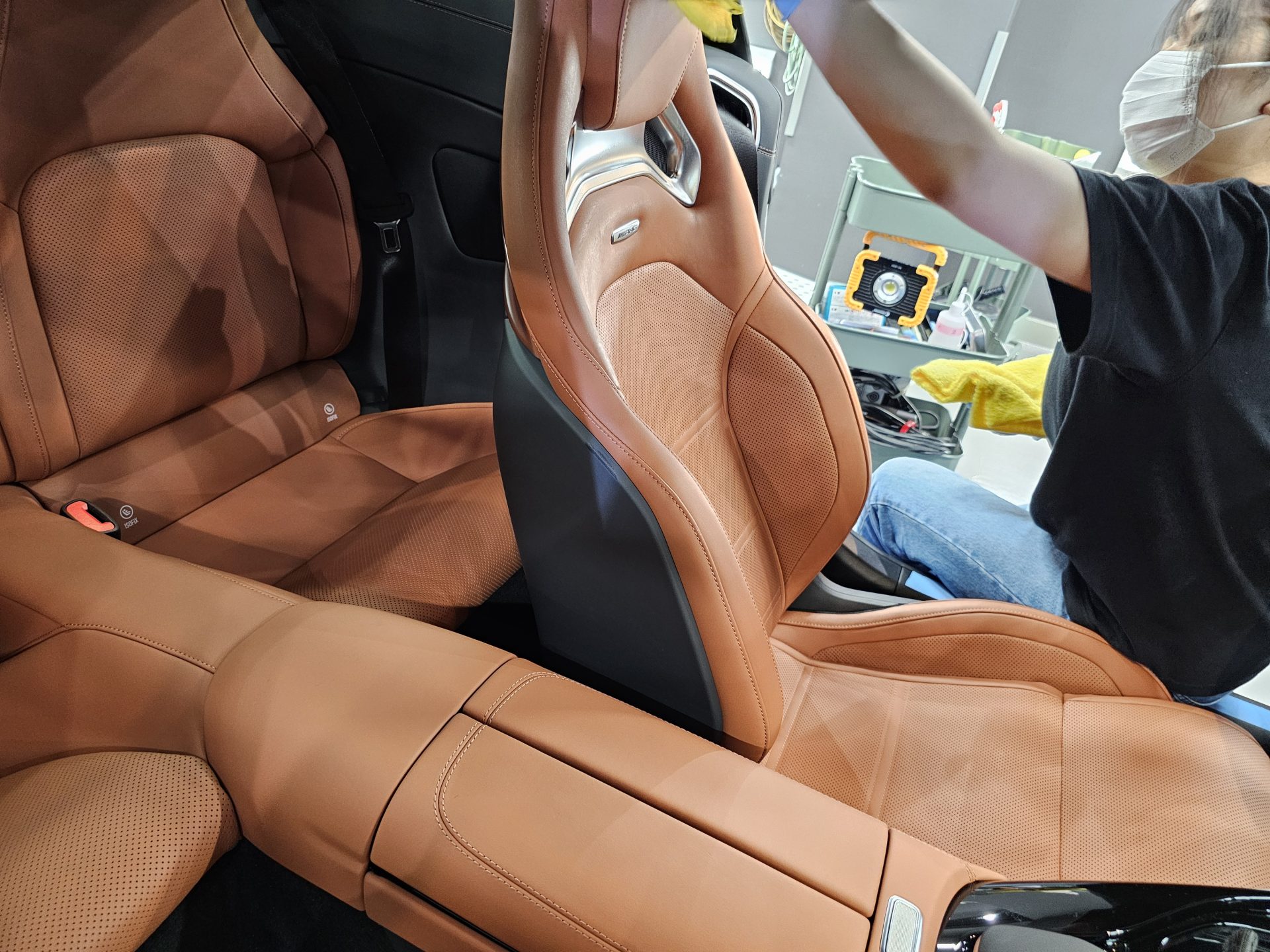 AMG GT43クーペ 新車 レザーシートクリーニング