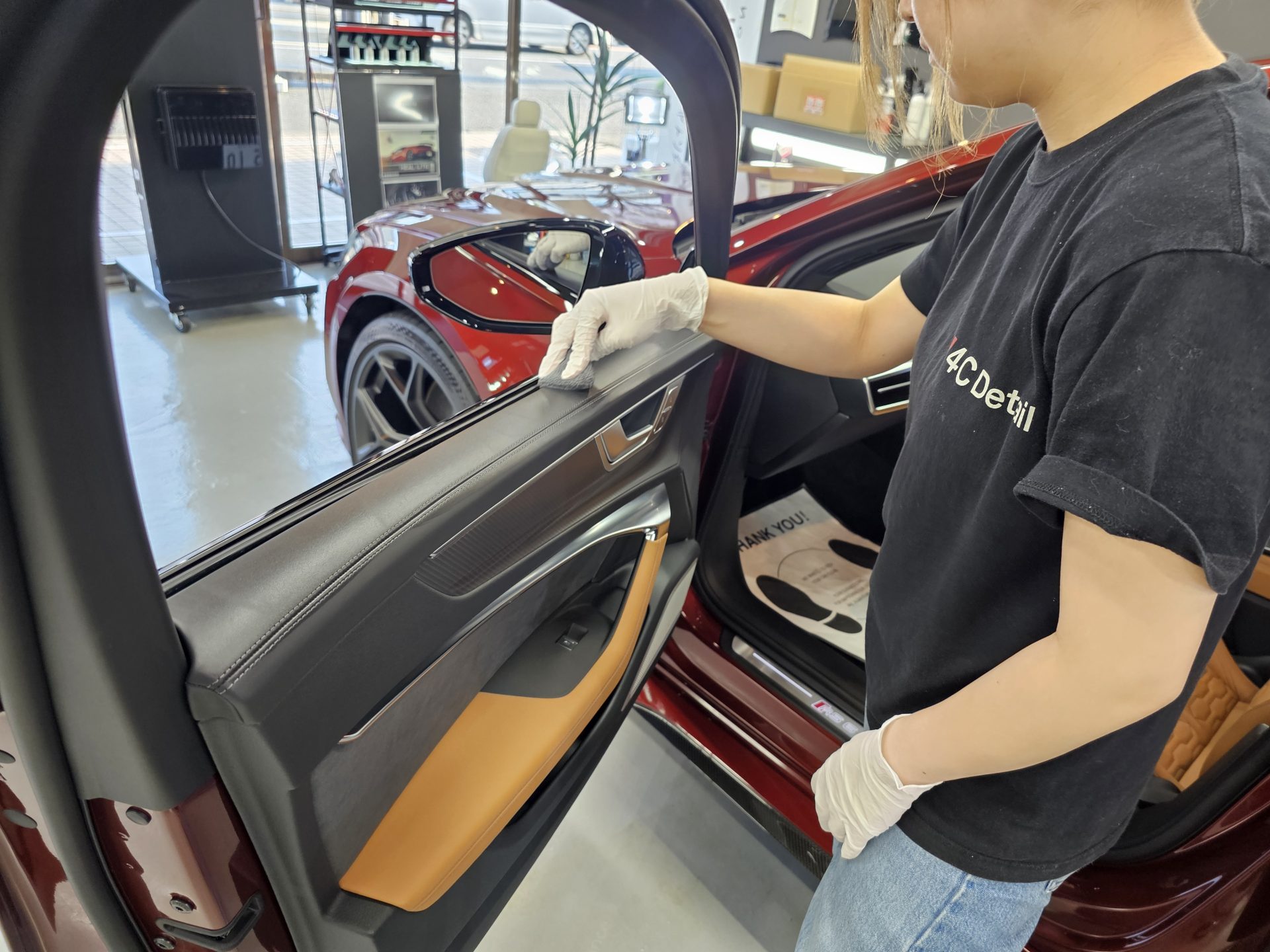 アウディRS6アバント 新車 ドアトリムレザーコーティング