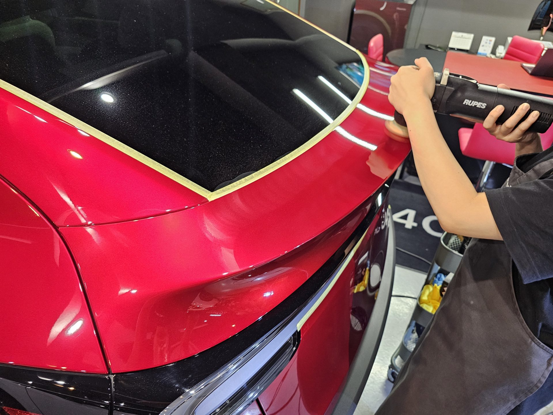 TESLAモデルYジュニパー ウルトラレッド 新車研磨