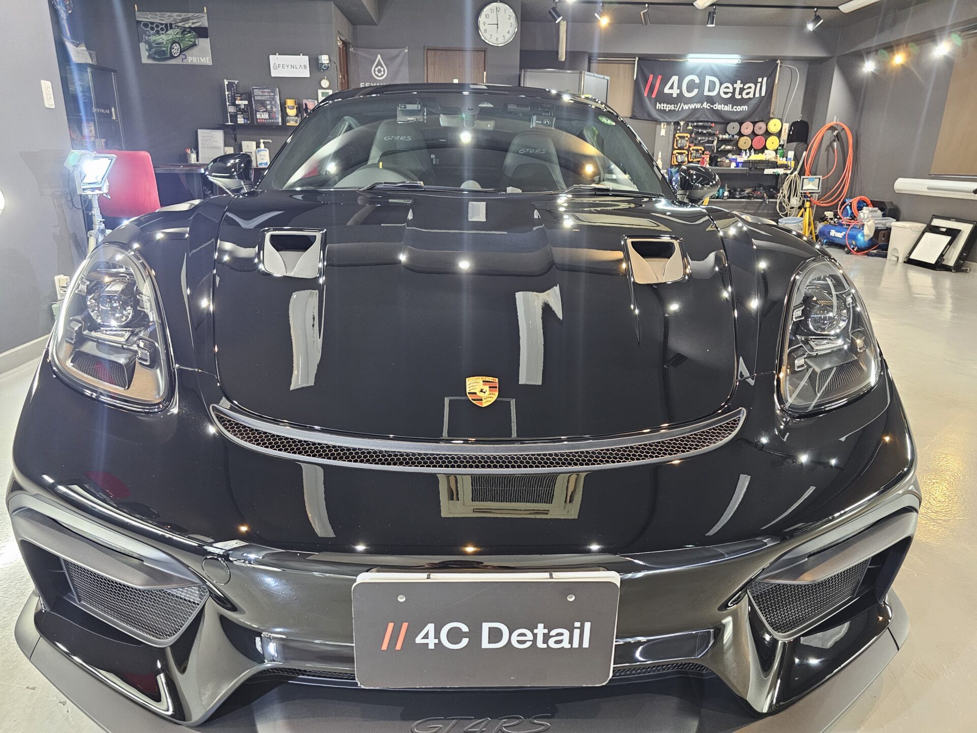 ポルシェ718ケイマンGT4RS ソリッドブラック XPEL servfaces