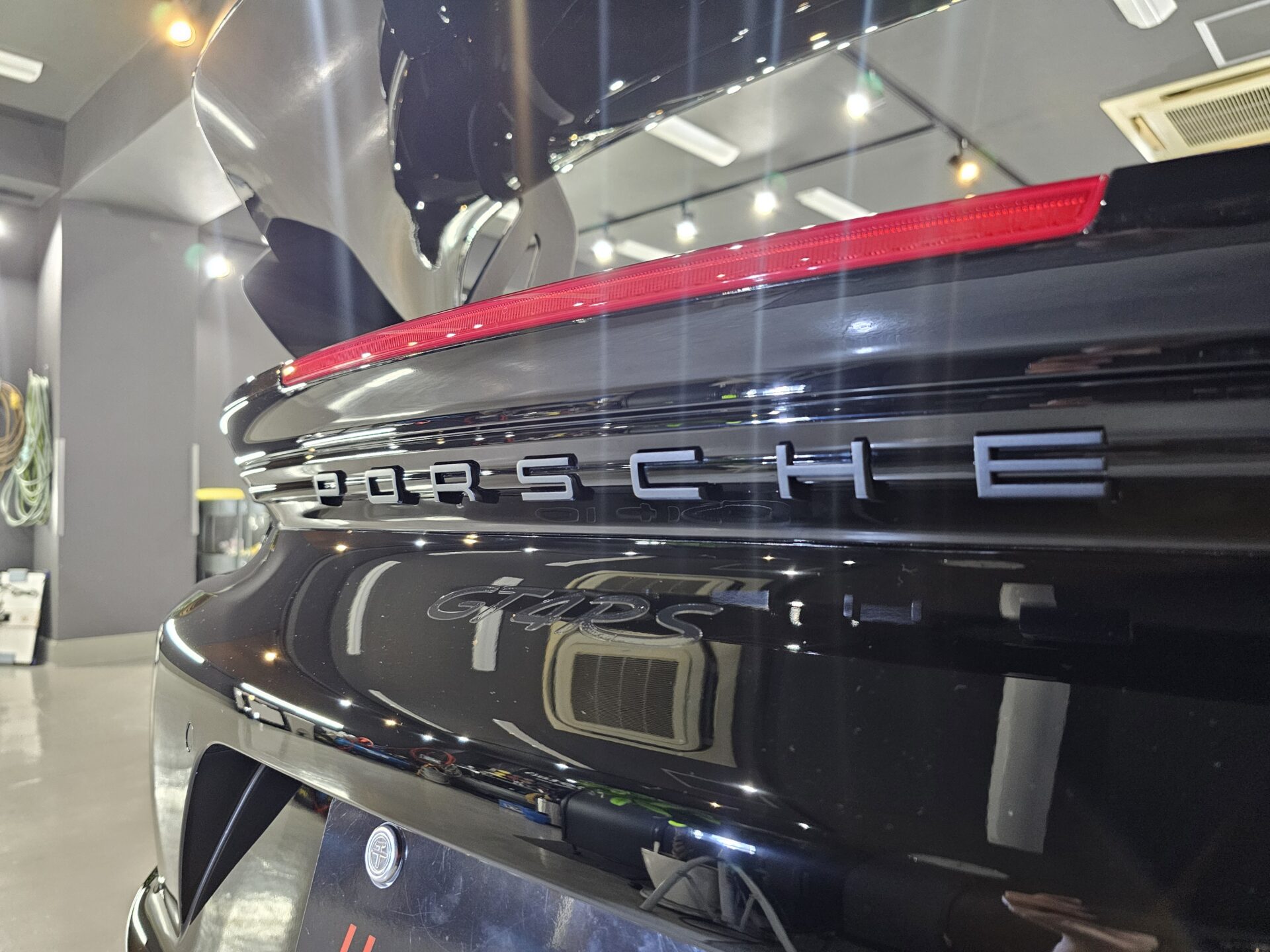 ポルシェ718ケイマンGT4RS ソリッドブラック xpel エクスペル プロテクションフィルム ppf